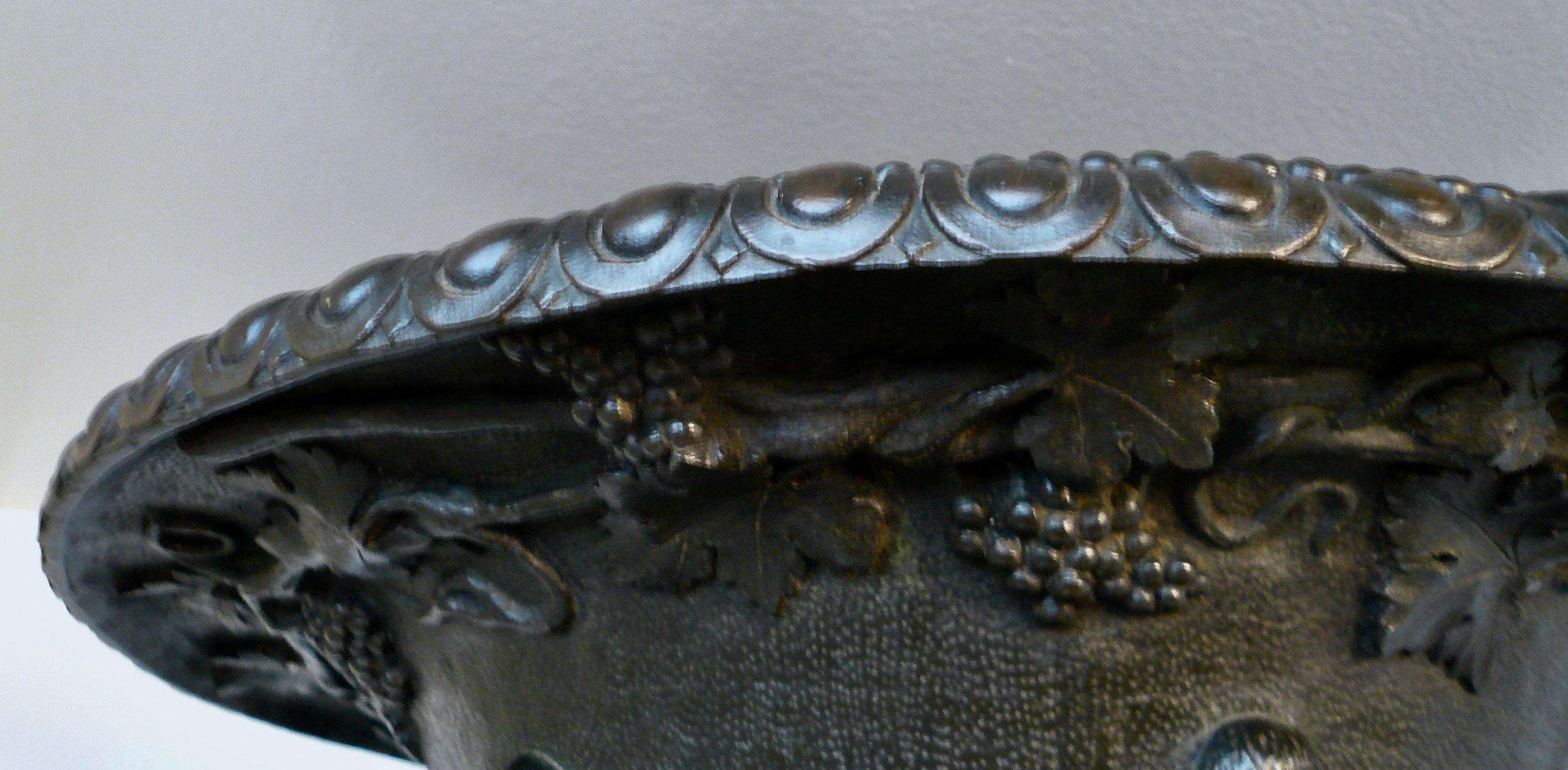 Grand Tour Bronzemodell der Medici-Vase oder Urne aus dem 19. Jahrhundert im Angebot 6