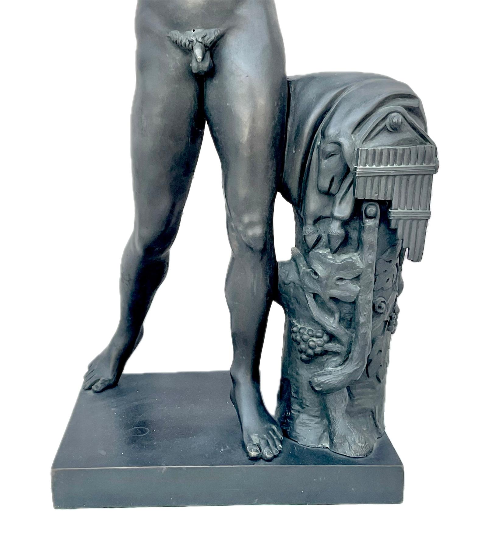 Bronzo Scultura in bronzo Grand Tour del XIX secolo raffigurante un satiro con Dioniso bambino in vendita