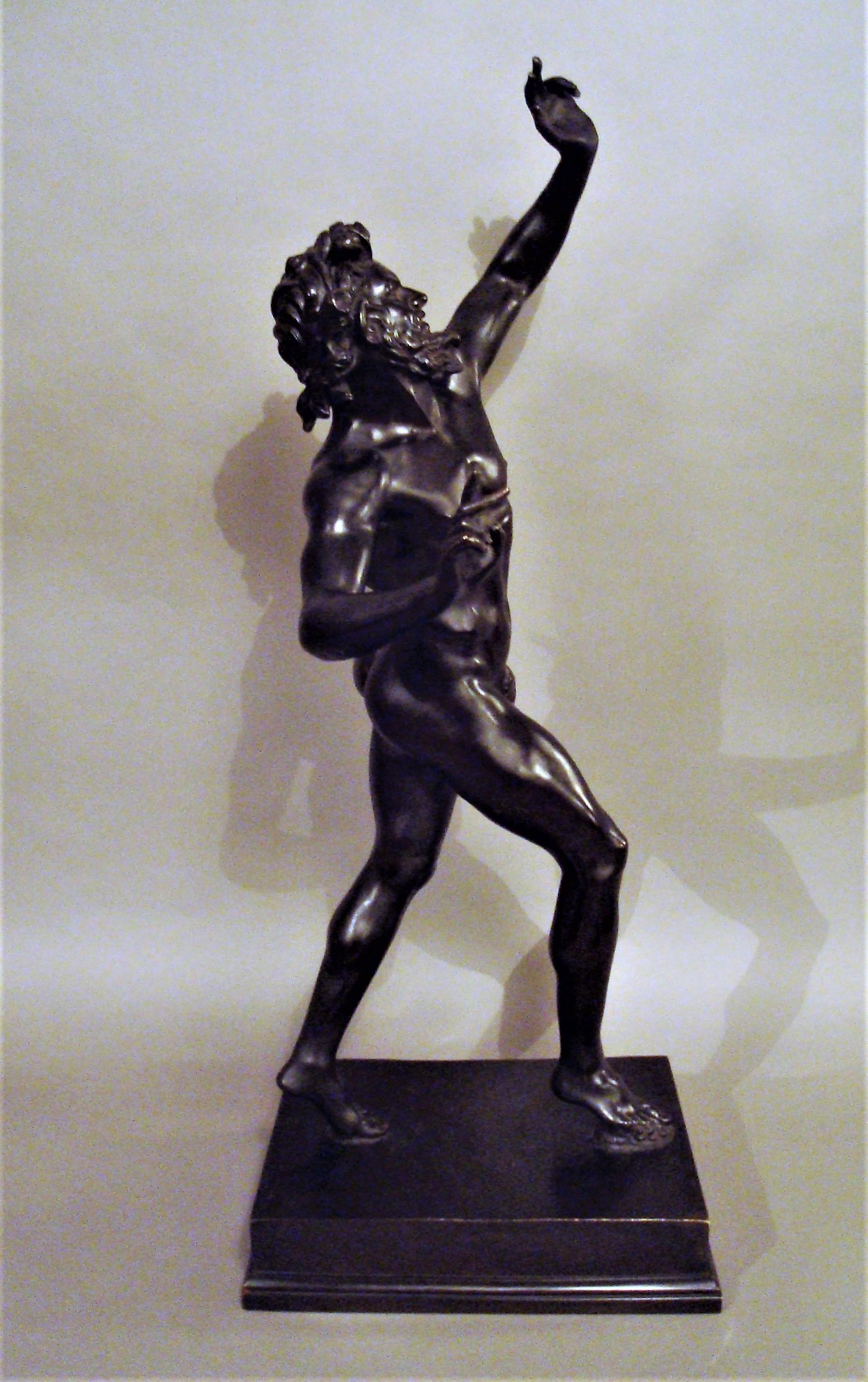 Italiano Scultura in bronzo del Grand Tour del XIX secolo raffigurante un fauno danzante in vendita