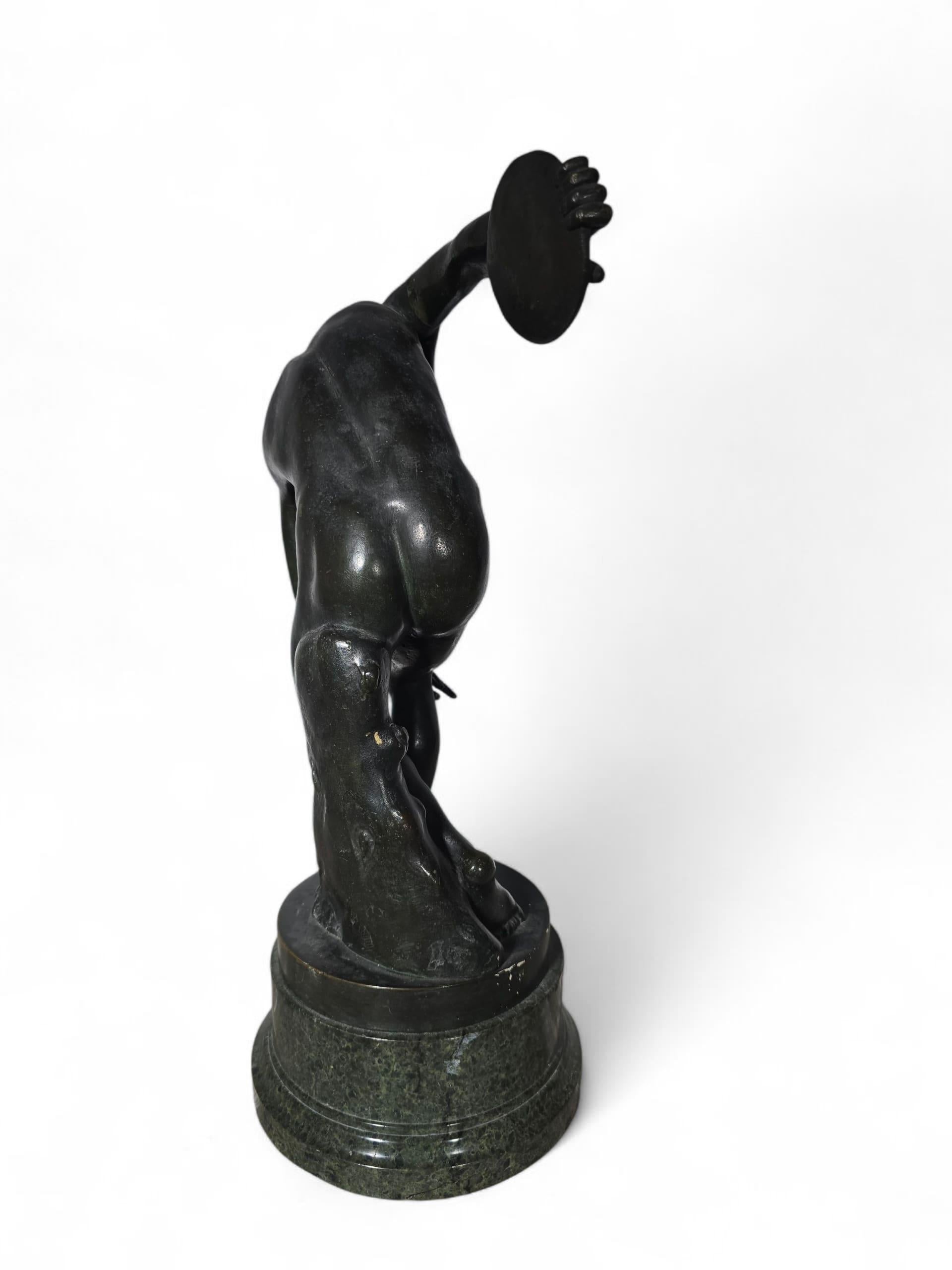 Scultura in bronzo Grand Tour del XIX secolo raffigurante il Discobolo in vendita 5
