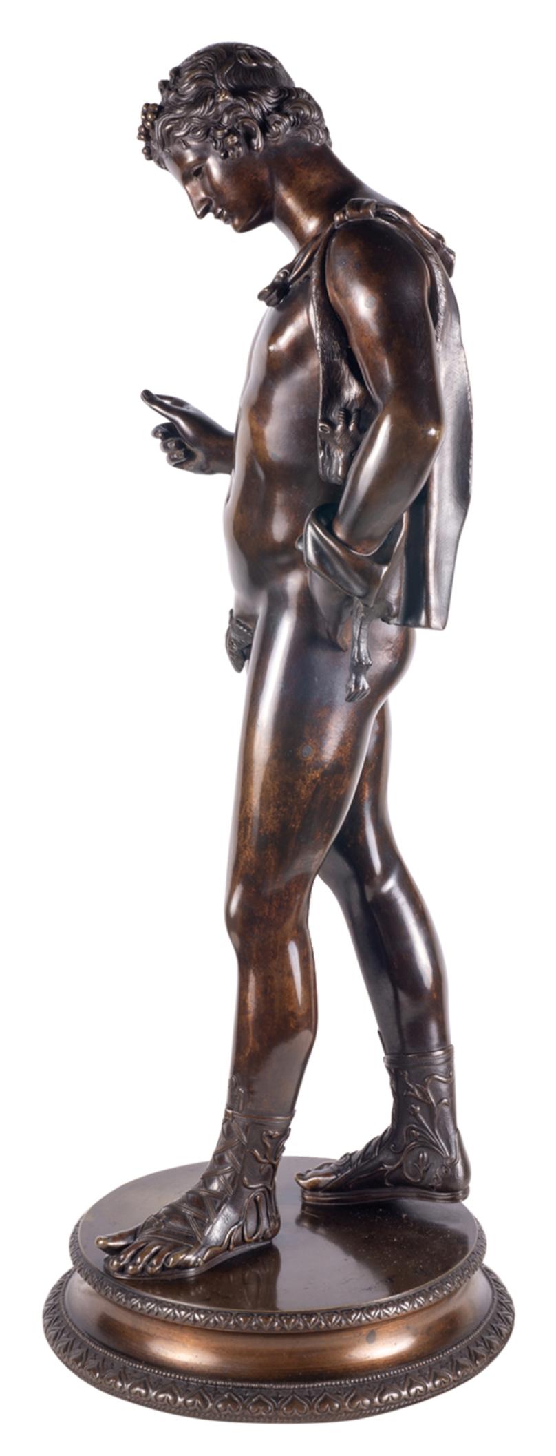 Patinato Statua di bronzo di Narciso Grand Tour del XIX secolo in vendita