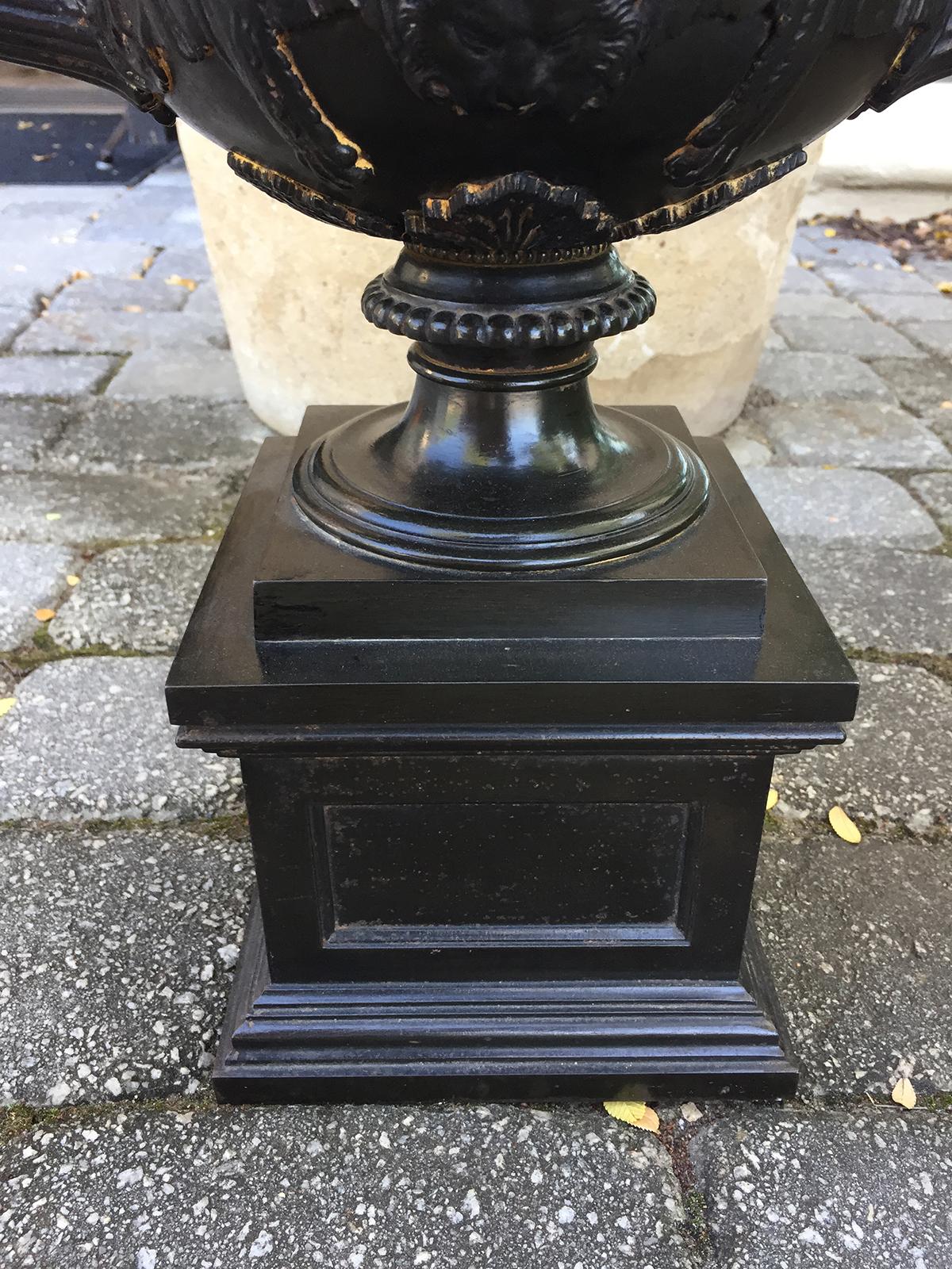 19th Century Grand Tour Italian Bronze Urn in the Style of Warwick For Sale 4