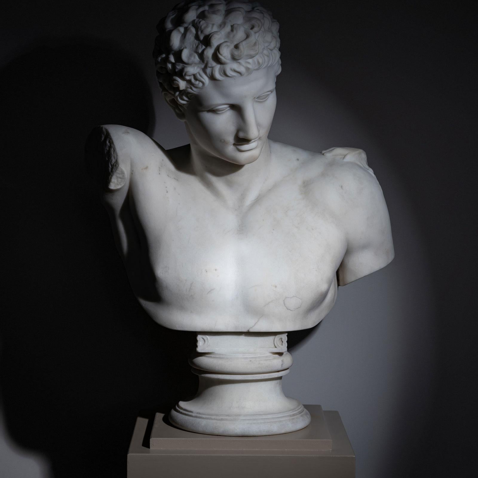 Busto de mármol de Hermes de Olimpia del siglo XIX, Italia Mármol en venta