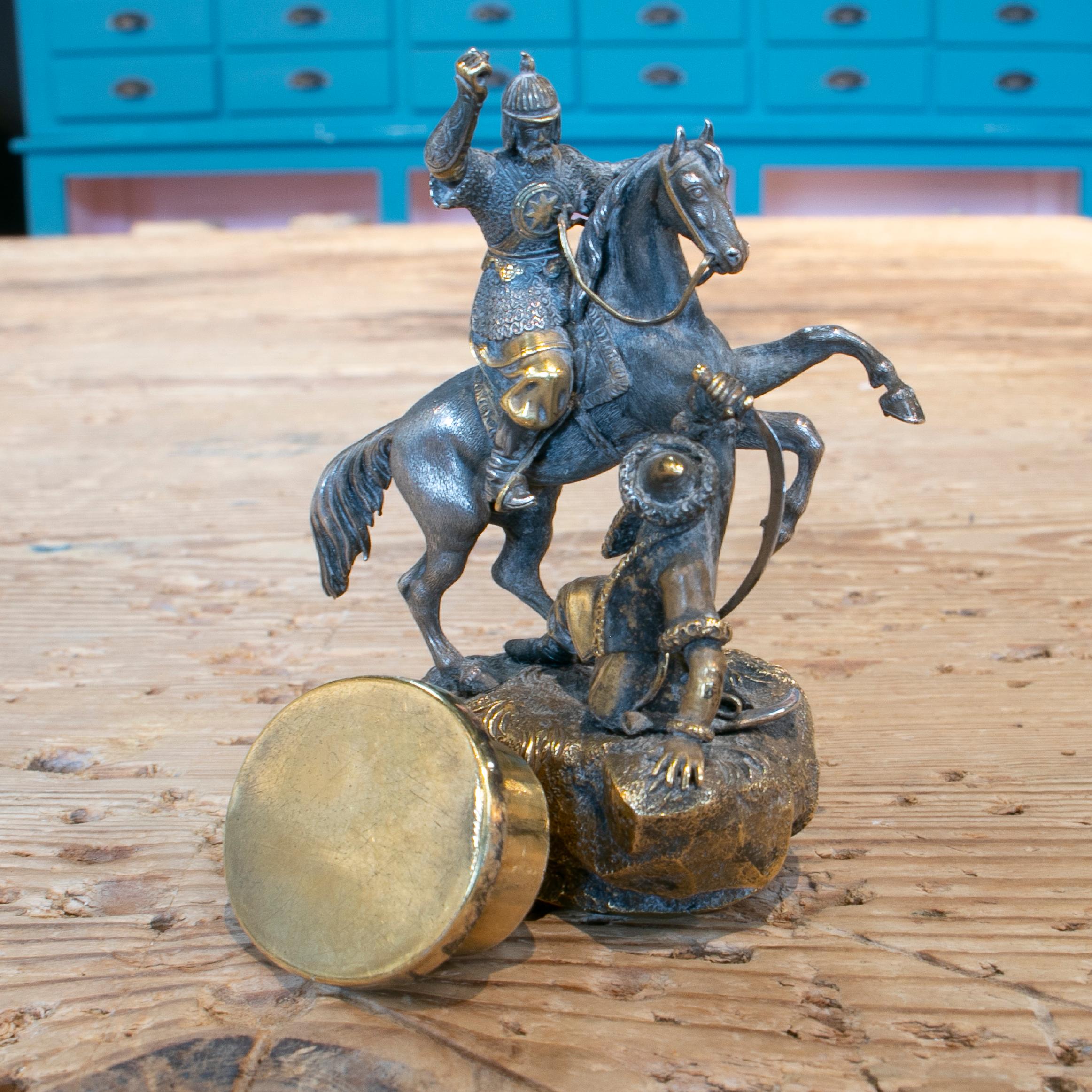Boîte à pilules Grand Tour en argent avec figurine de Saladin du 19ème siècle en vente 5