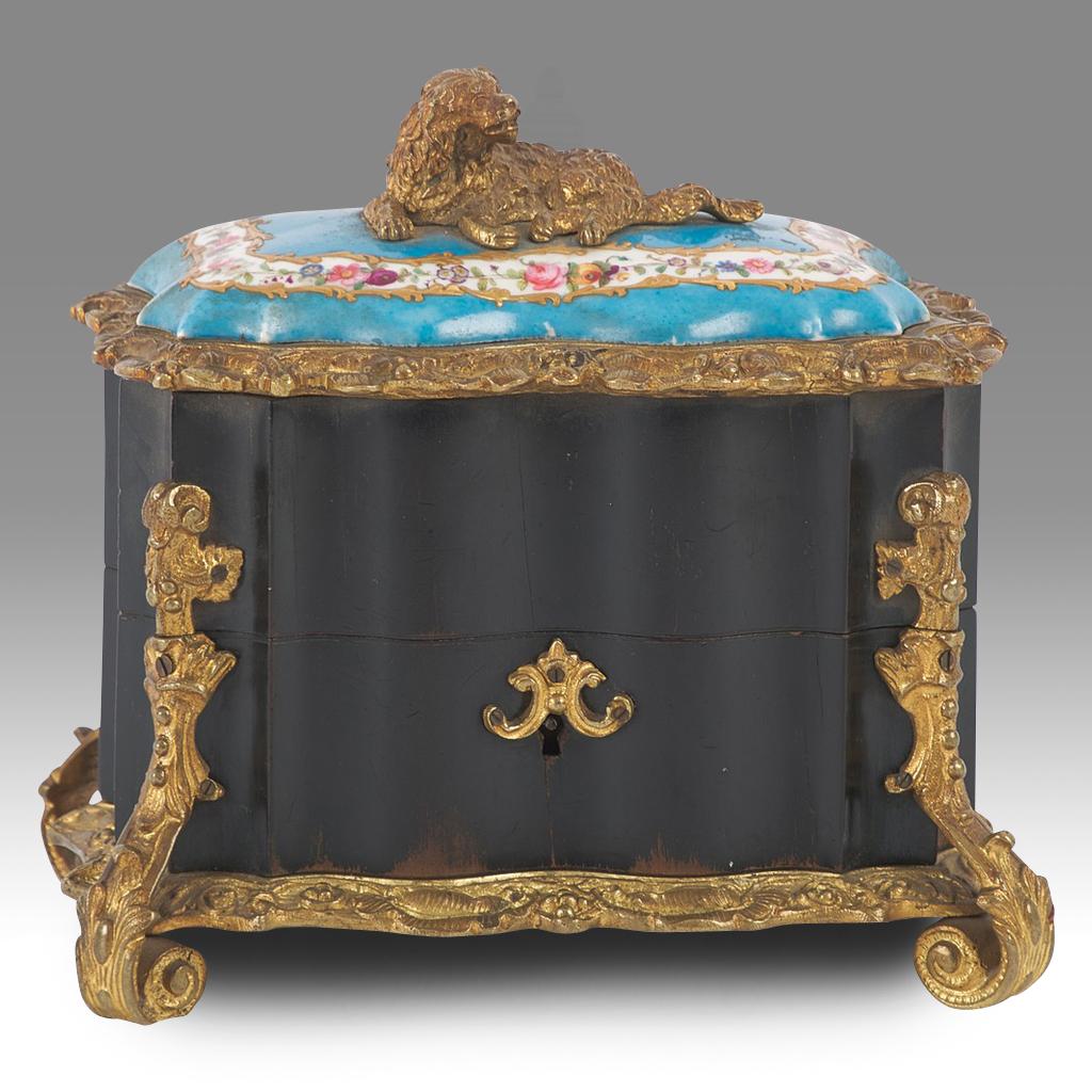 19th Century Grand Tour Souvenirs Palais Royale Gold & Ebony Necessaire For Sale 5