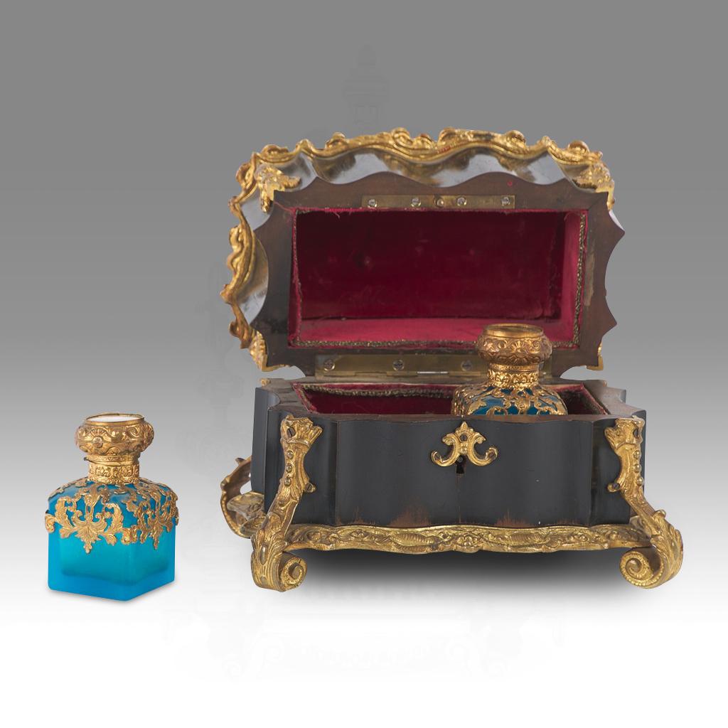 19th Century Grand Tour Souvenirs Palais Royale Gold & Ebony Necessaire For Sale 3