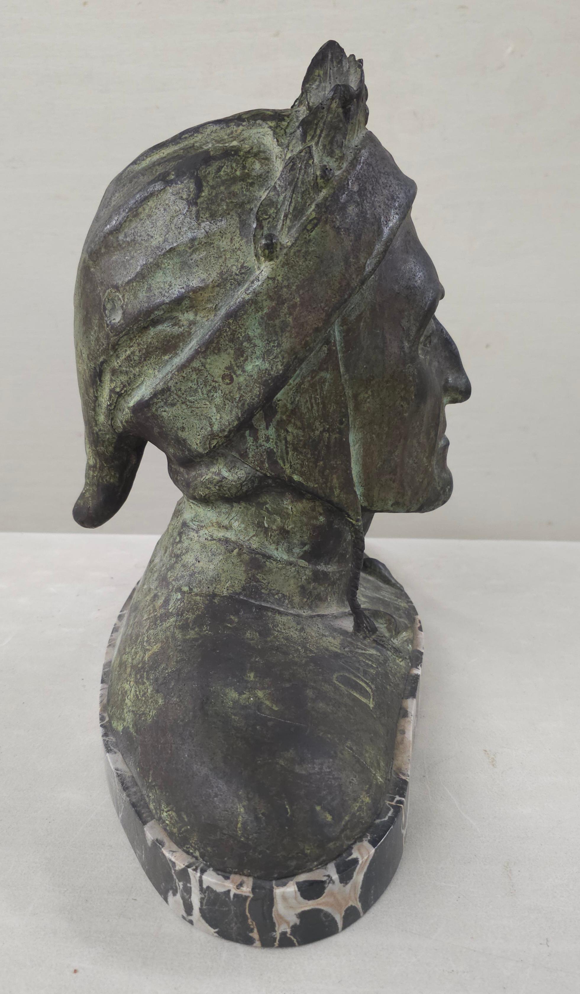 Bronzo Busto in bronzo verdastro di Dante Alighieri del XIX secolo / basamento in marmo in vendita