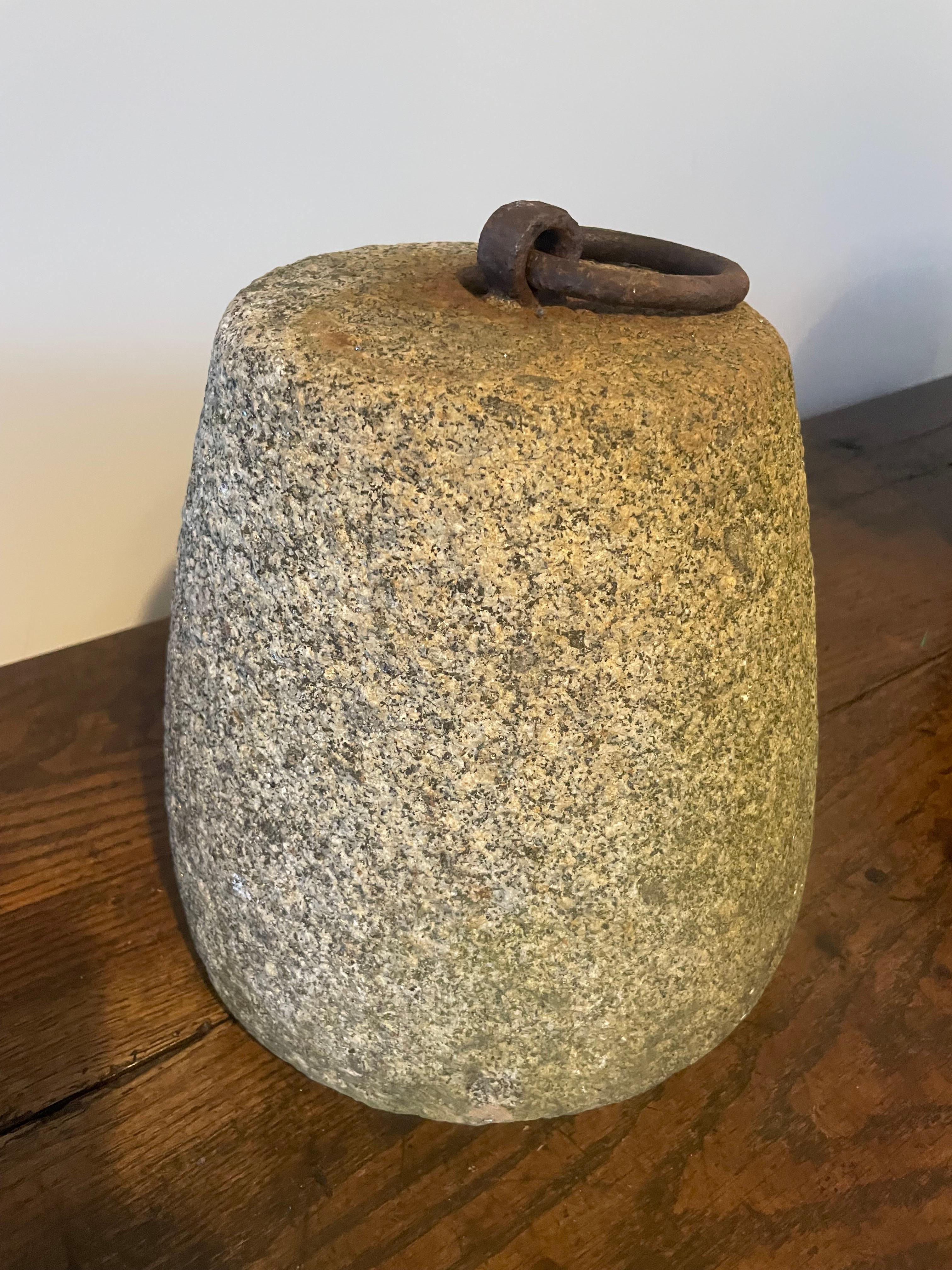 Peso agrícola / taco de amarre de granito del siglo XIX Grasscloth en venta