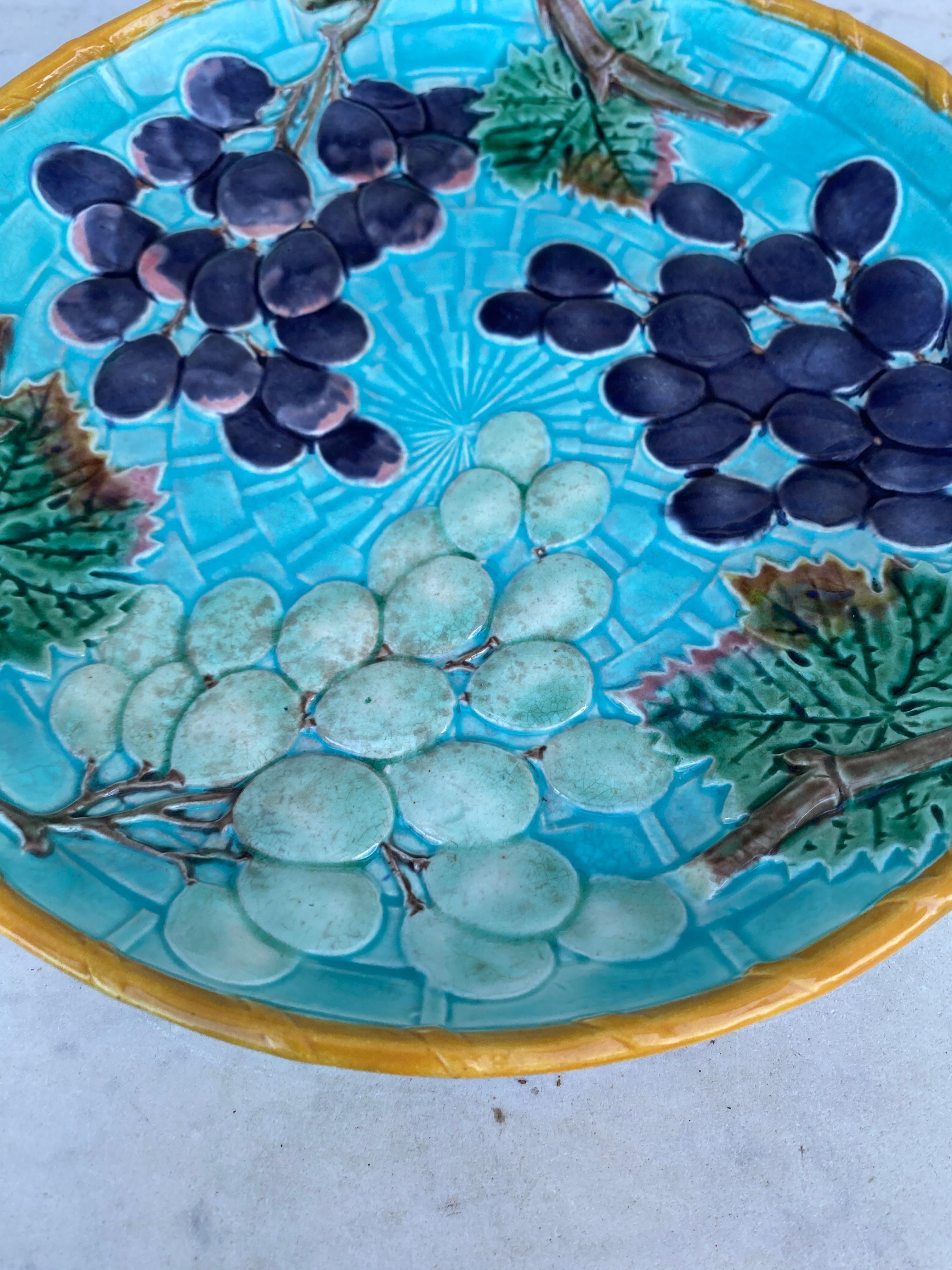Faience 19th Century Grapes Handled Platter Wedgwood For Sale