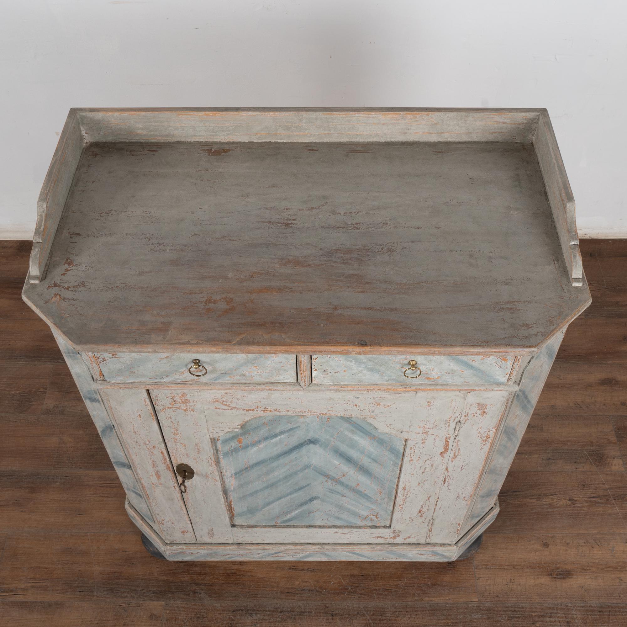 19th Century Gray Painted Pine Swedish Sideboard 1