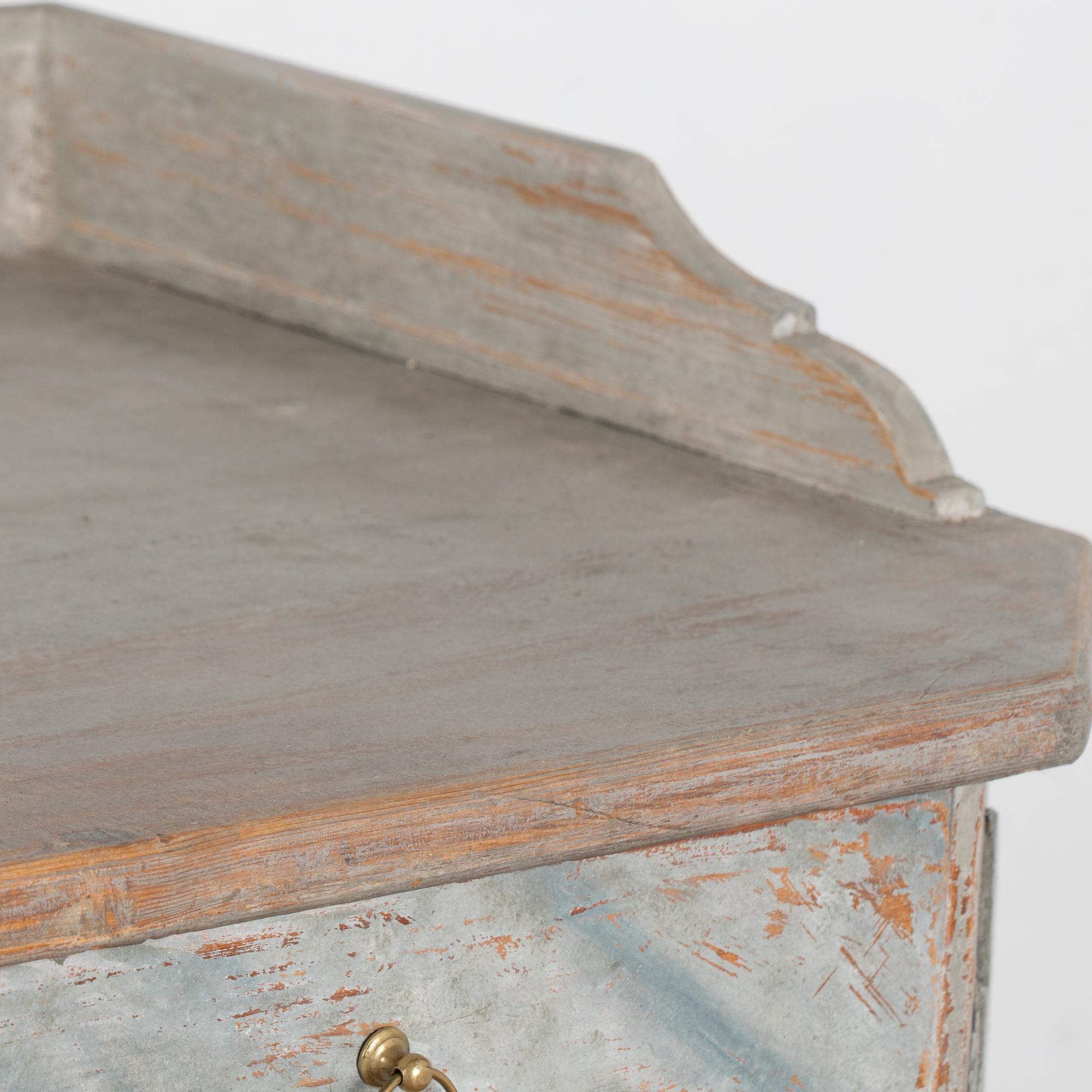 19th Century Gray Painted Pine Swedish Sideboard 4