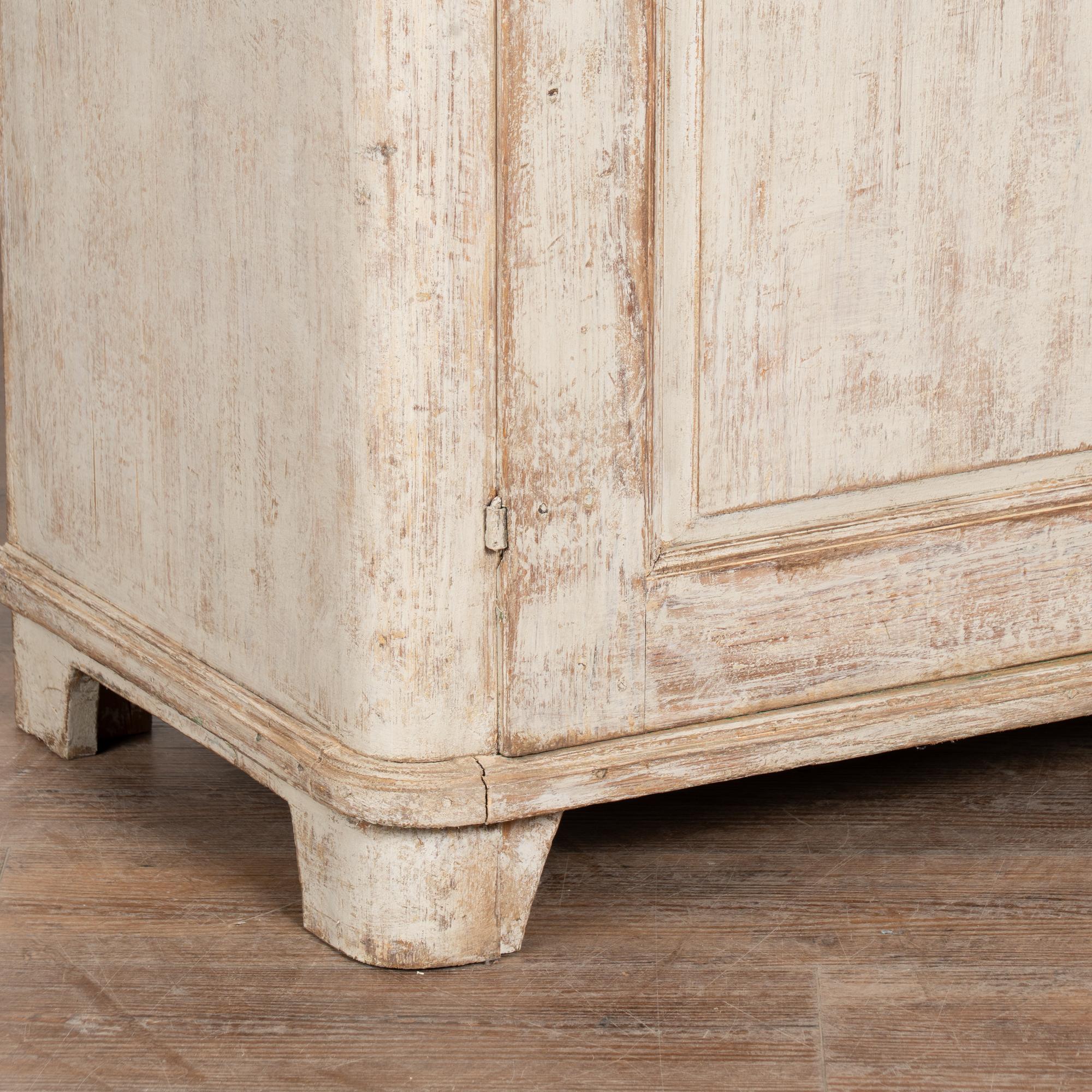 Credenza in pino svedese del XIX secolo in stile gustaviano, armadio a buffet in vendita 5
