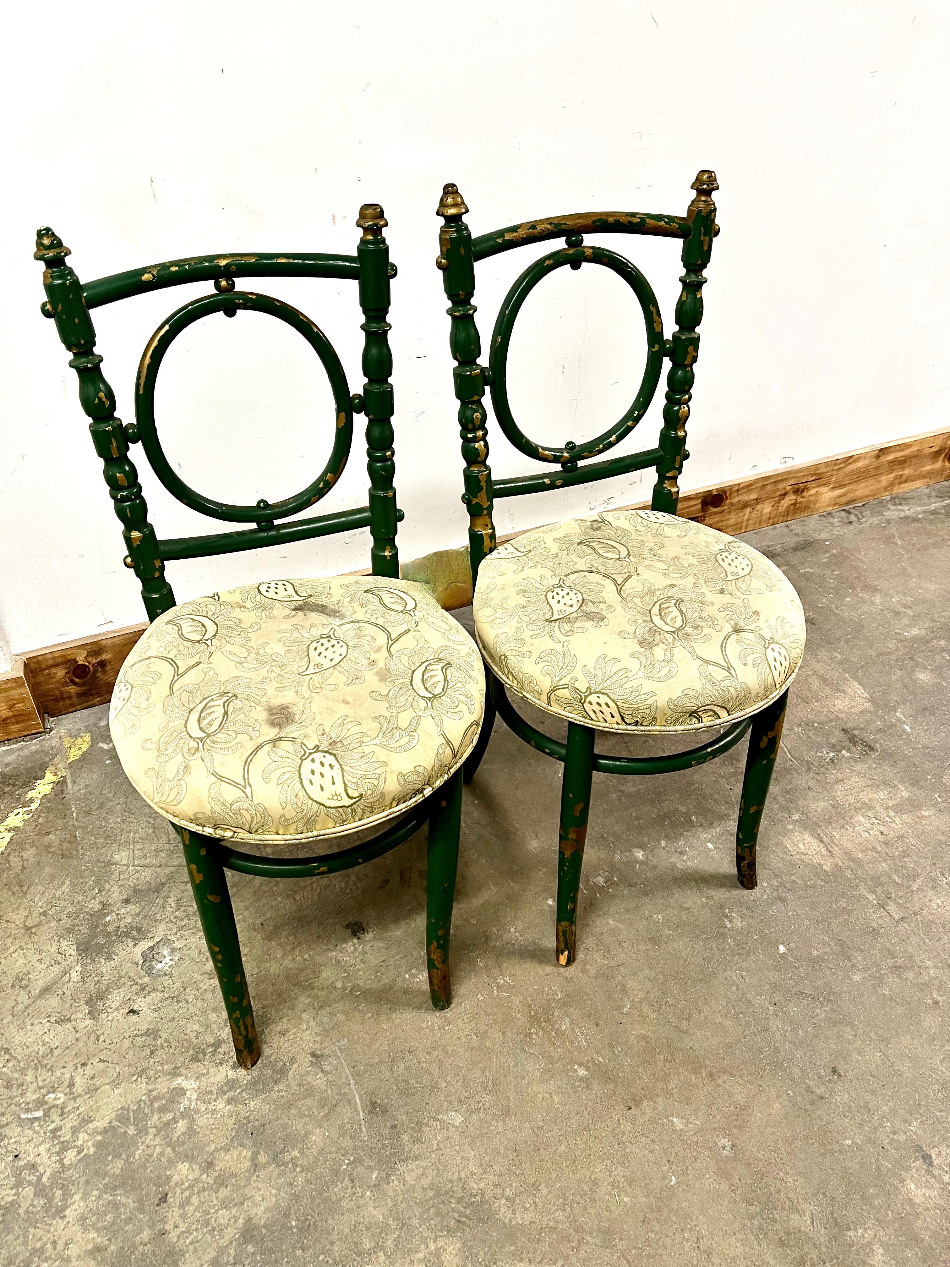 Early Victorian 19th Century Green and Gold Bentwood Chairs with Heavy Patination For Sale