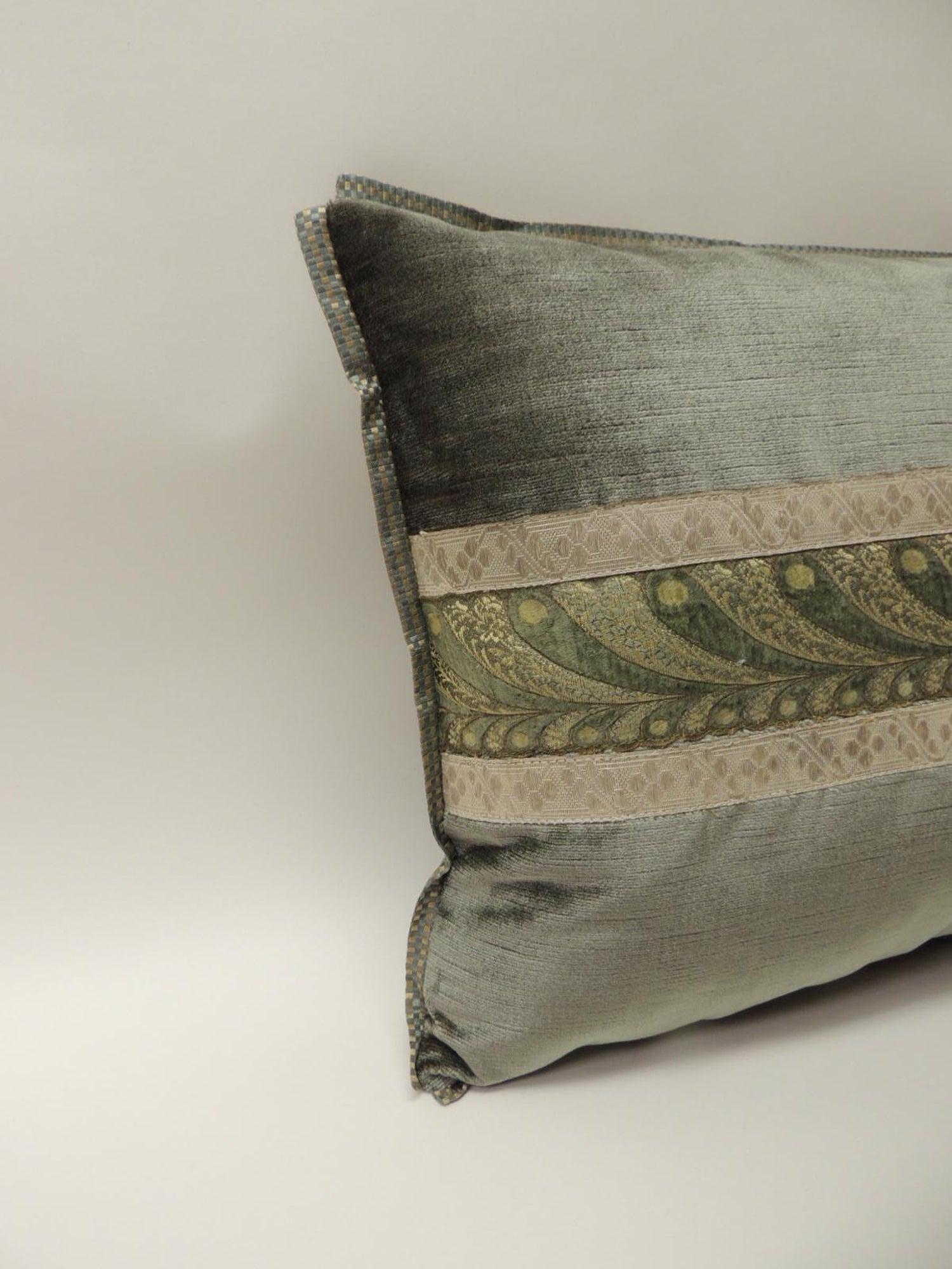 19th Century Green And Silver Antique Velvet Ribbon Decorative