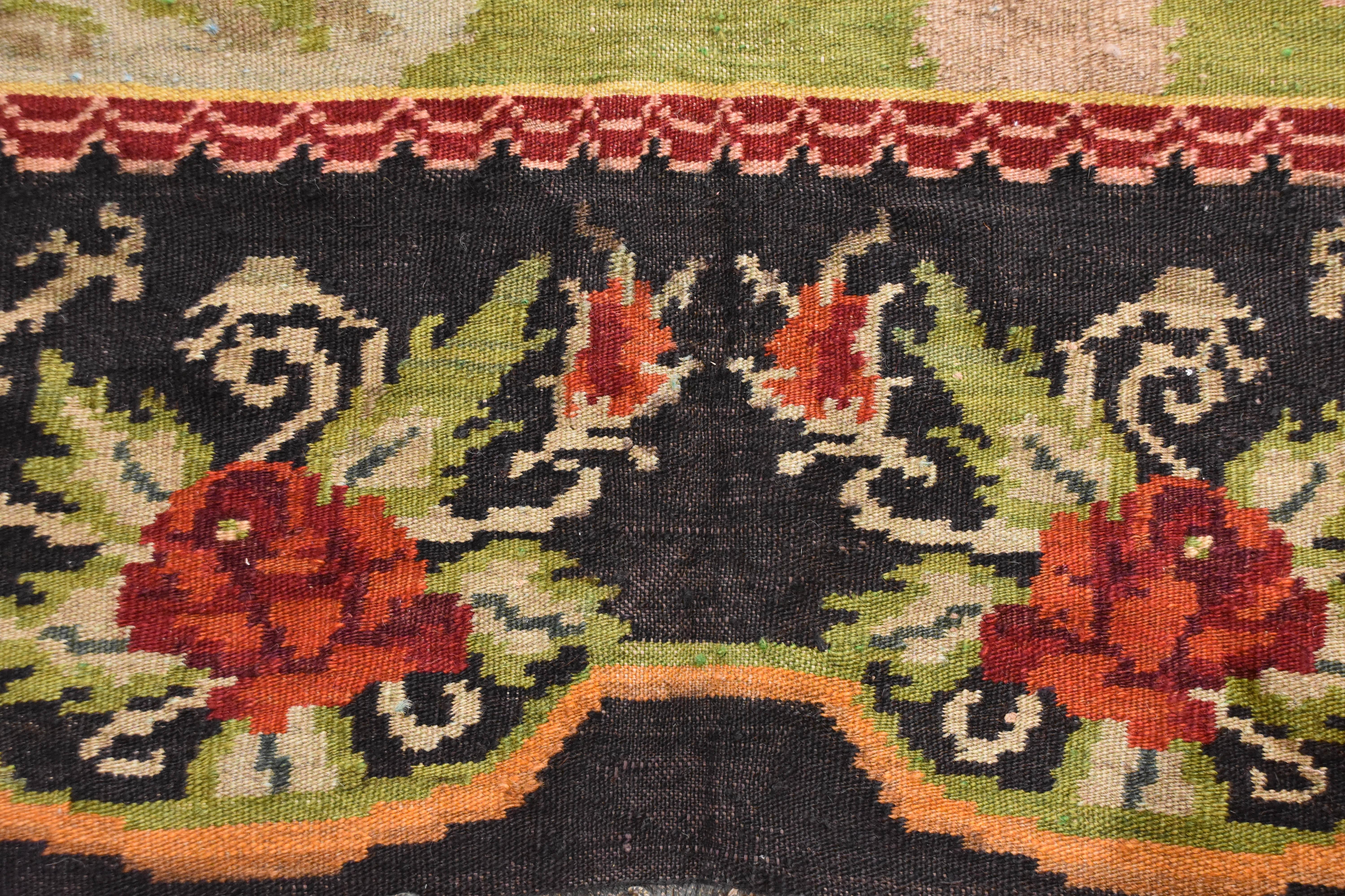 Grüner, schwarzer, Tier- und Löwen-Kelim-Karabagh-Teppich aus dem 19. Jahrhundert, ca. 1940er Jahre im Angebot 3