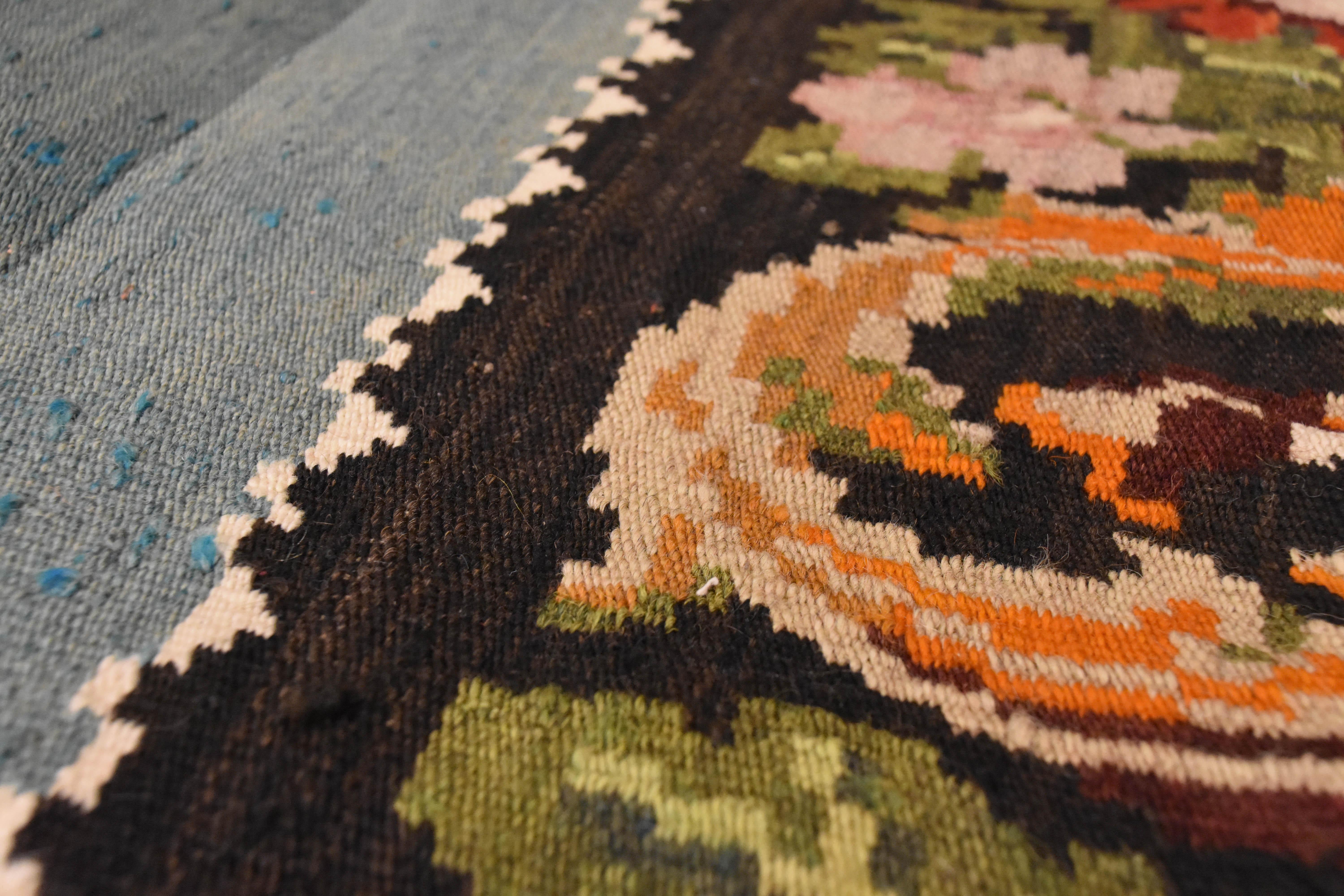 Rug & Kilim Karabagh du 19e siècle, vert, fleurs noires et animaux, vers les années 1930 en vente 4