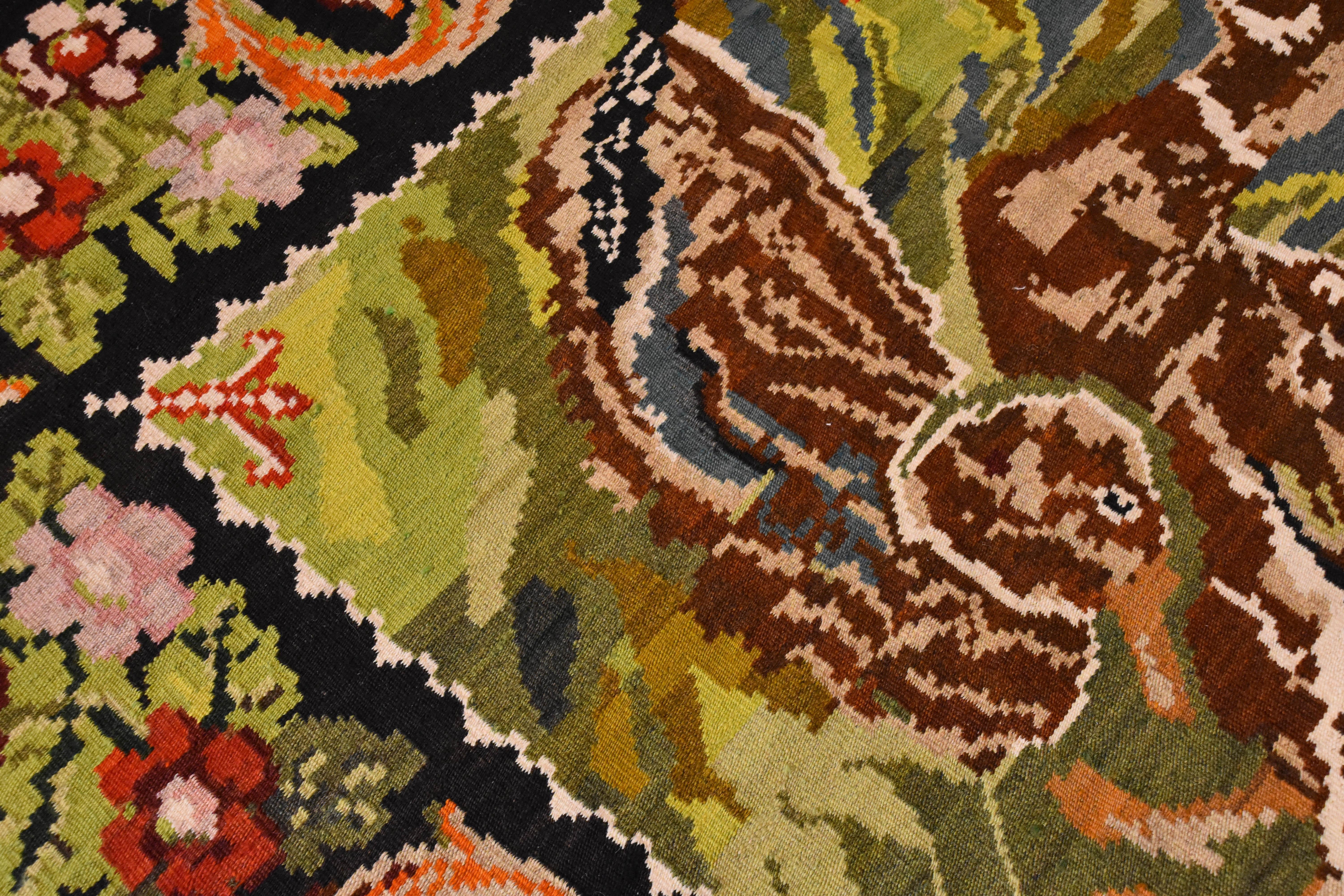 Rug & Kilim Karabagh du 19e siècle, vert, fleurs noires et animaux, vers les années 1930 Bon état - En vente à Firenze, IT