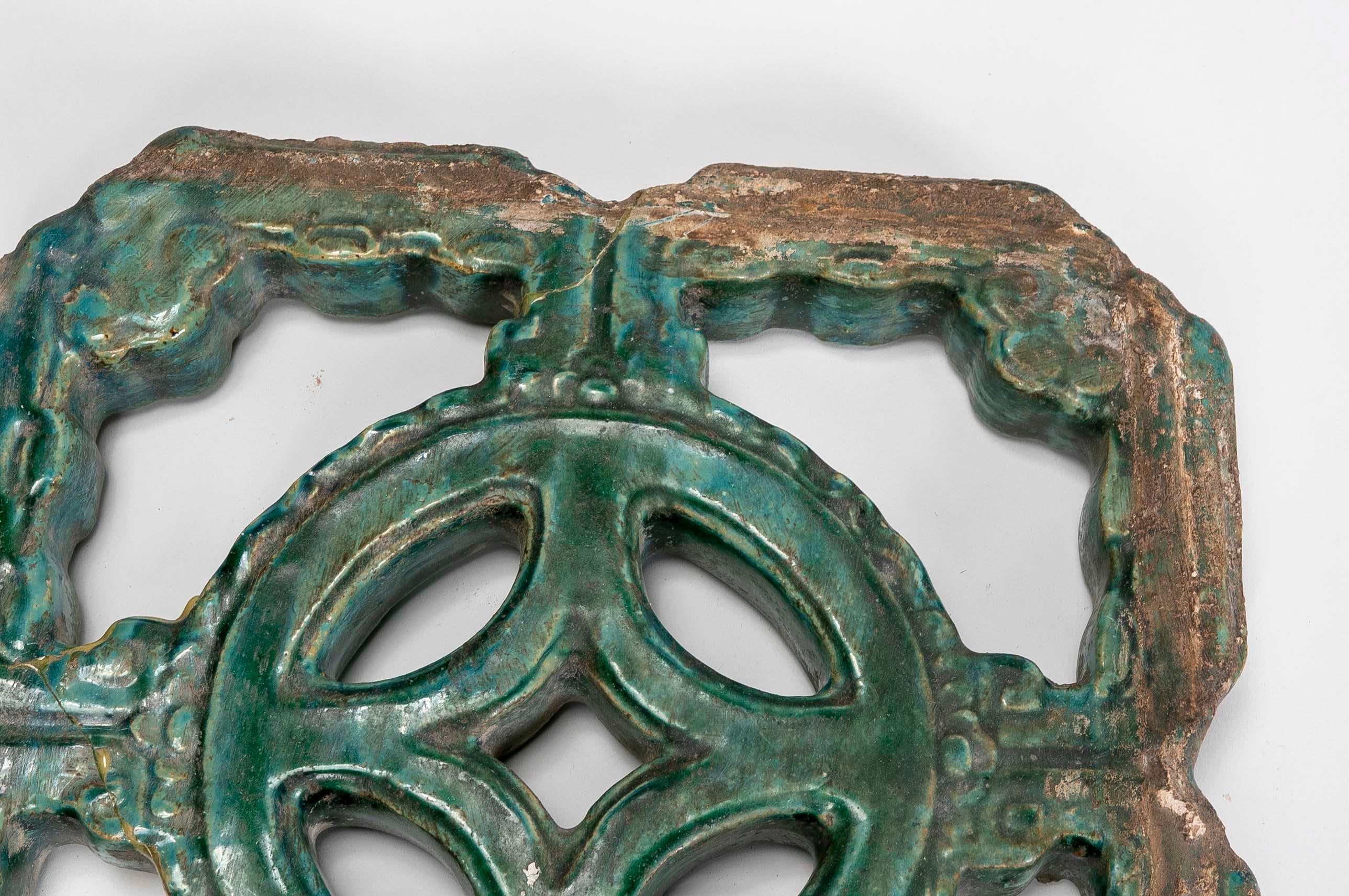 Céramique Tile oriental émaillé vert du 19ème siècle en vente