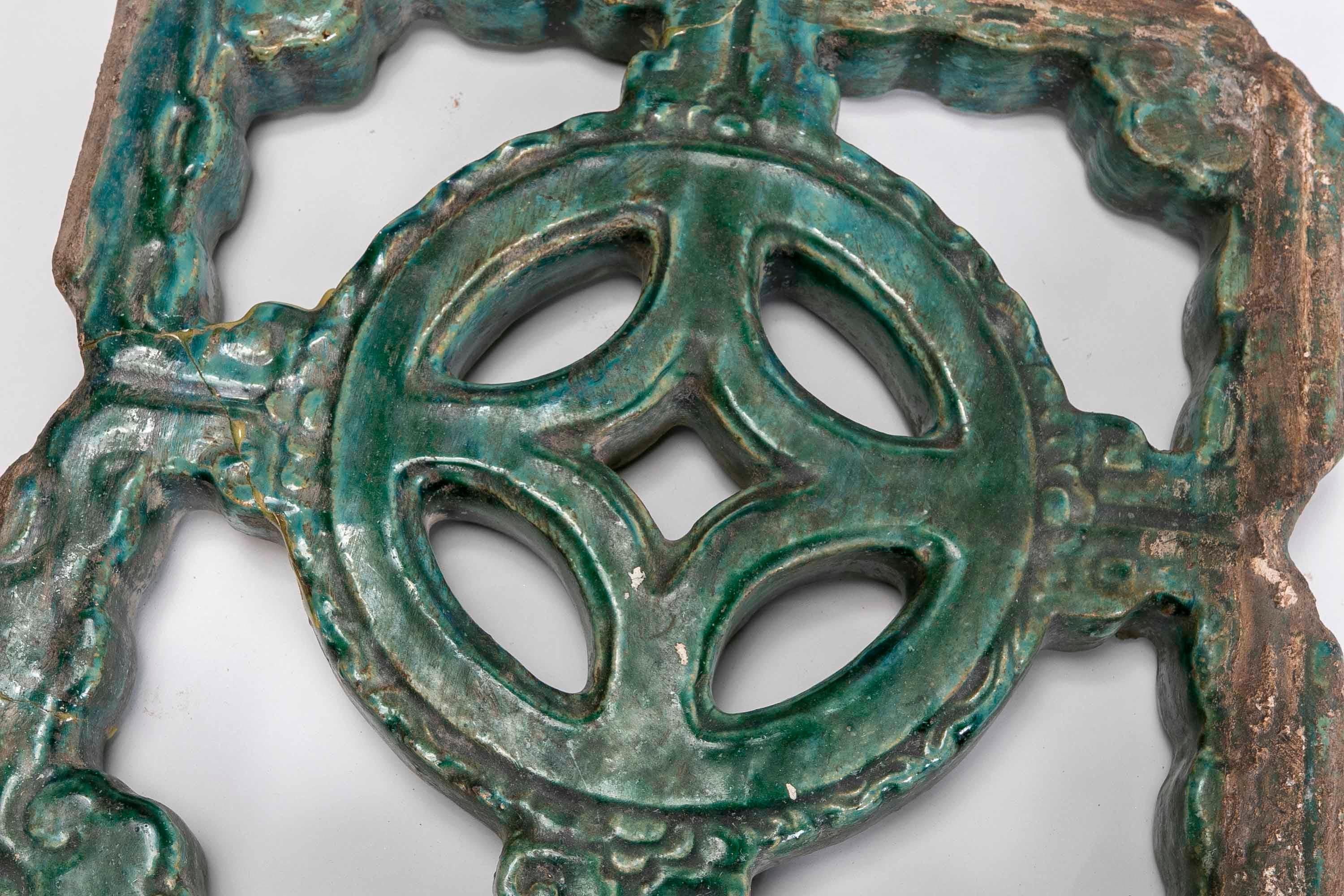 Tile oriental émaillé vert du 19ème siècle en vente 1