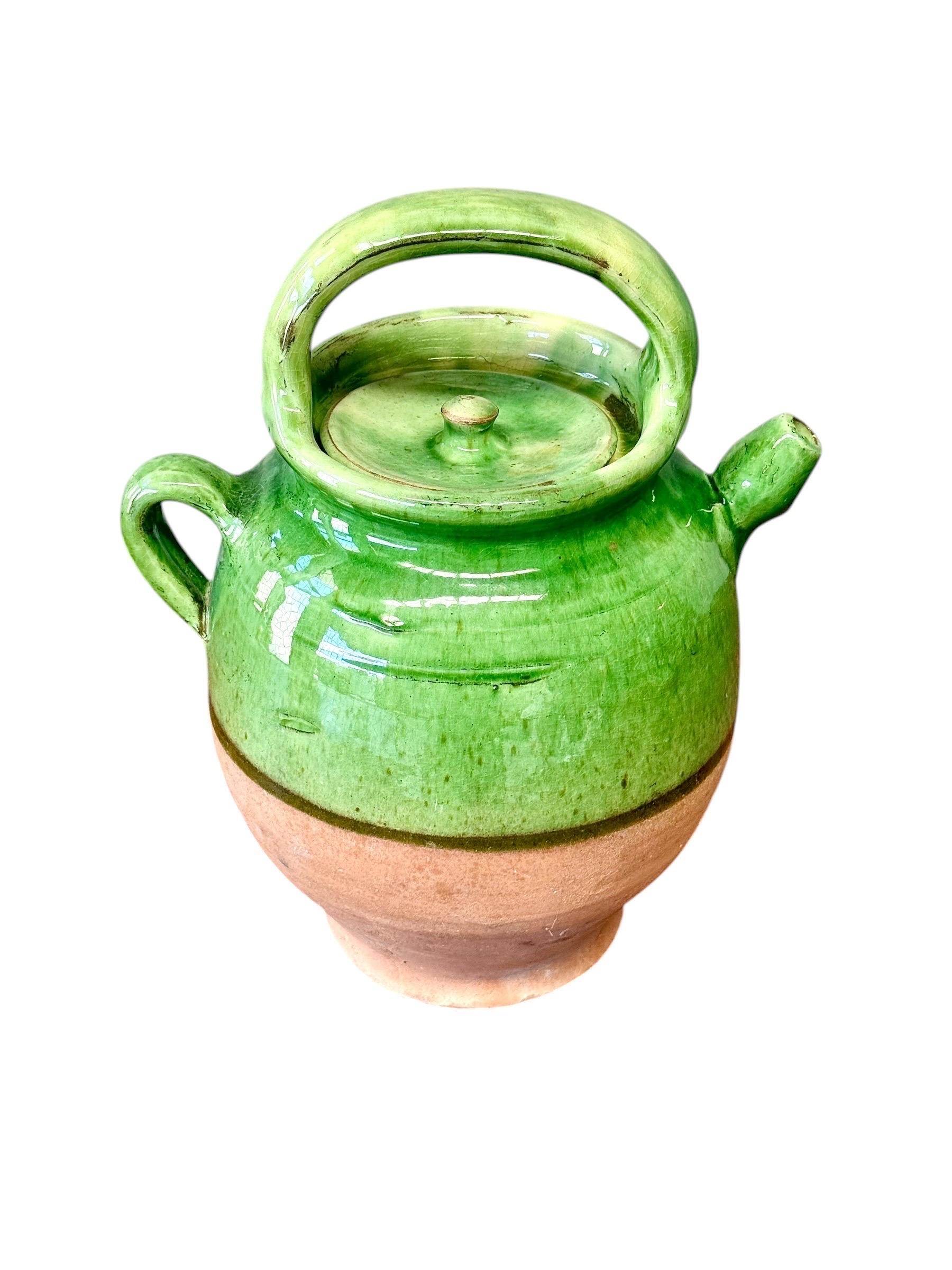 Jarre à eau provençale à glaçure verte du 19e siècle avec couvercle en vente 3