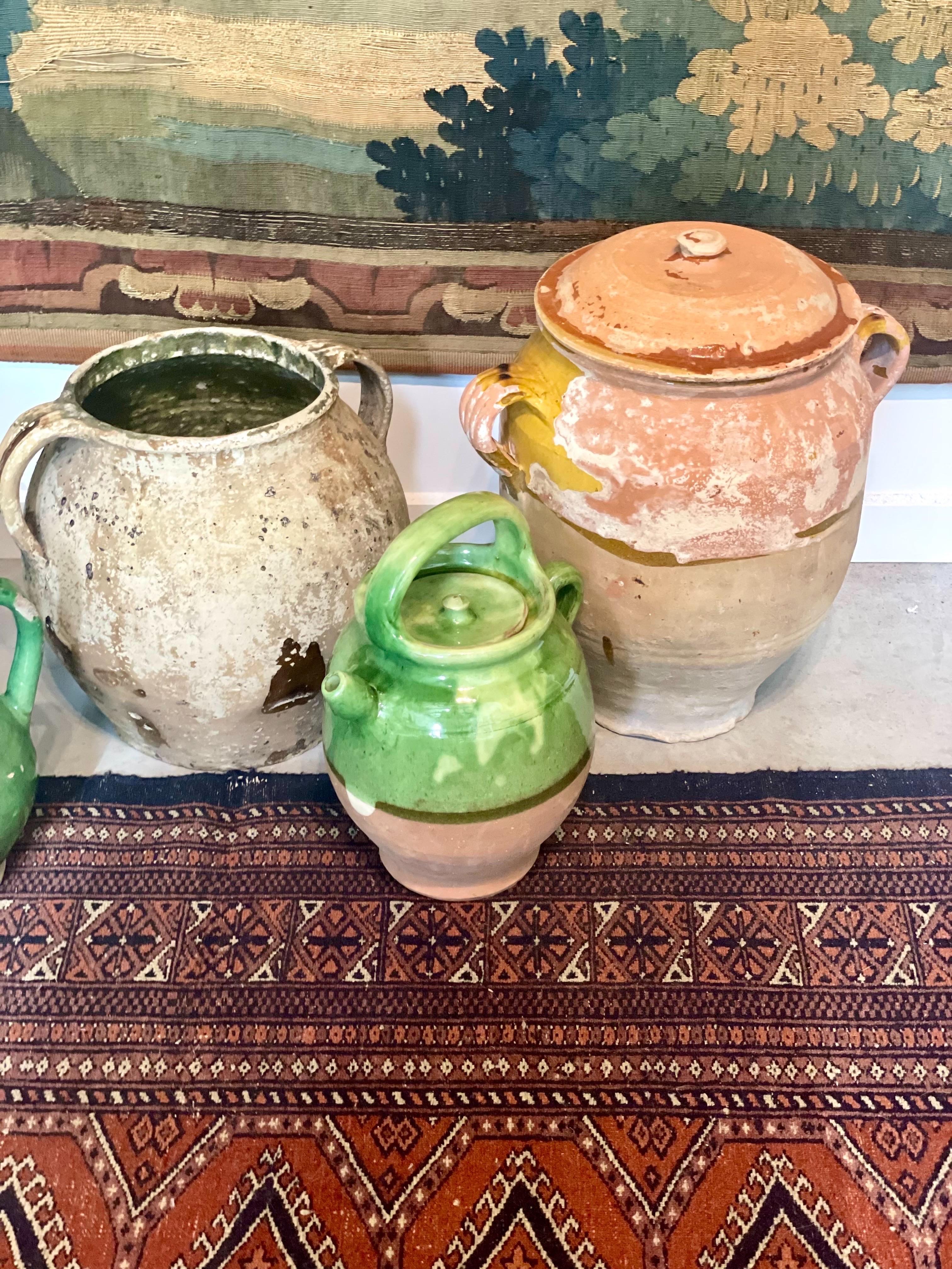 Jarre à eau provençale à glaçure verte du 19e siècle avec couvercle en vente 5