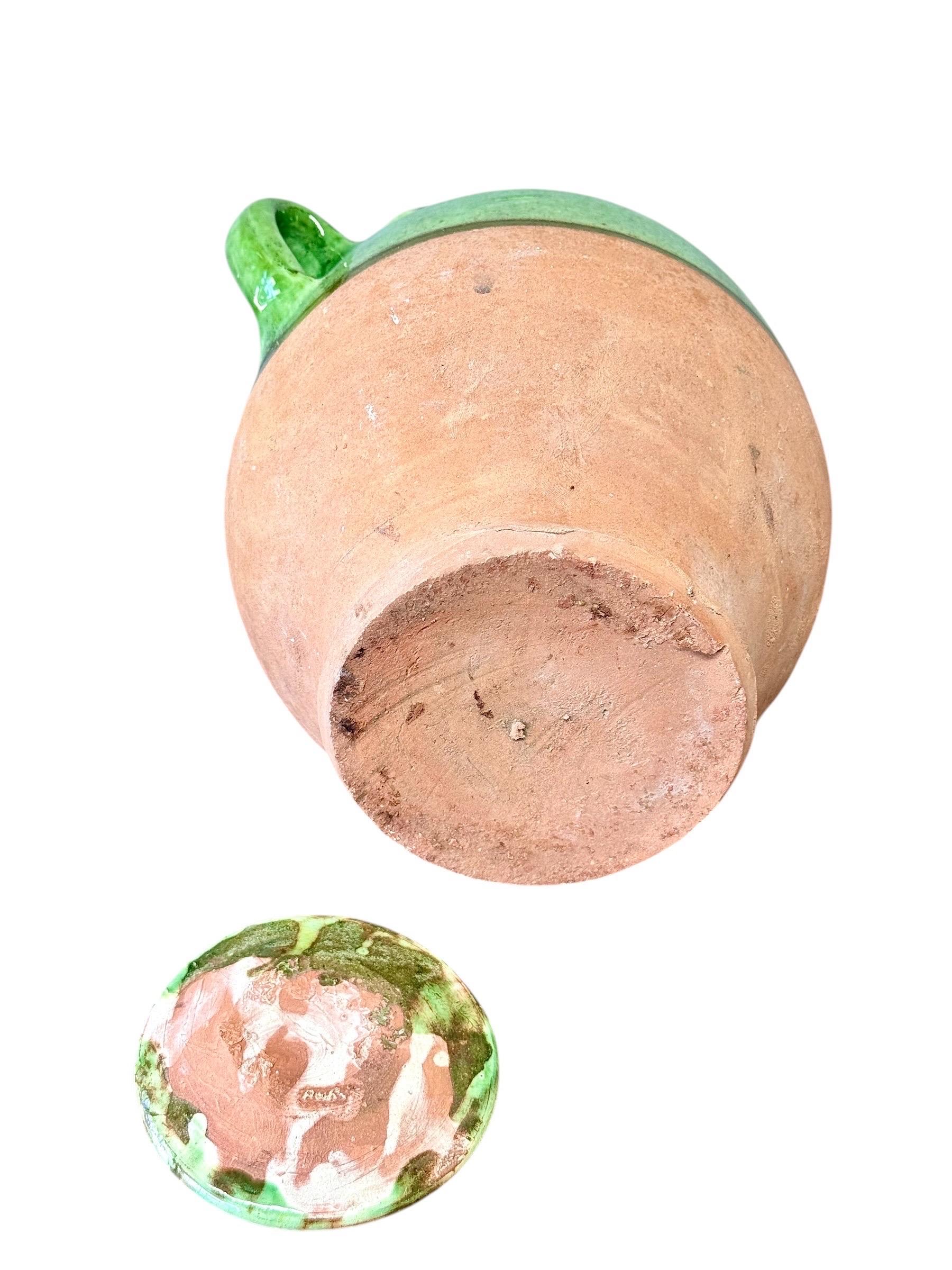 XIXe siècle Jarre à eau provençale à glaçure verte du 19e siècle avec couvercle en vente