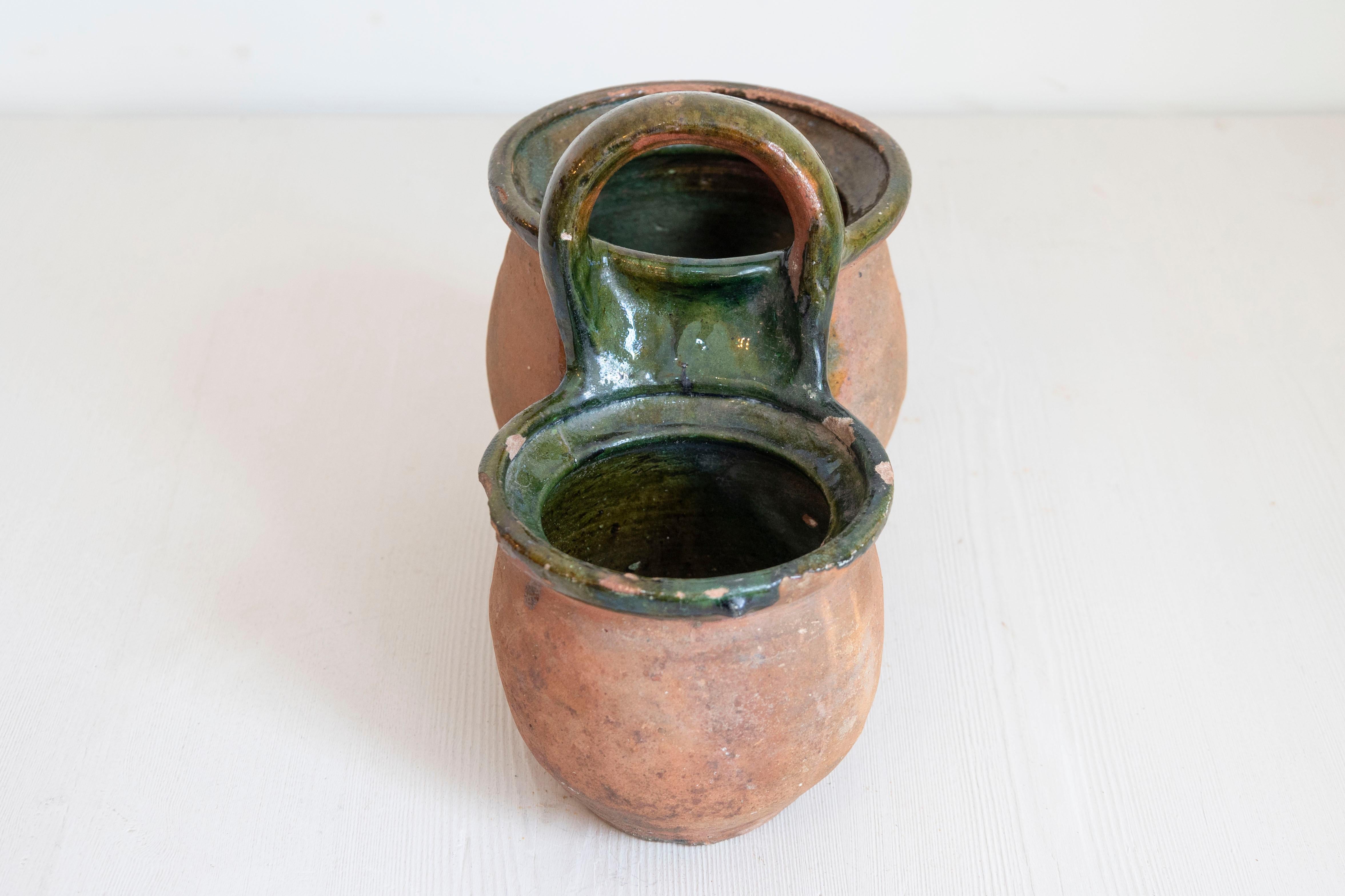Vernissé Poterie du 19e siècle à glaçure verte avec bols et poignée pour le déjeuner du berger en vente