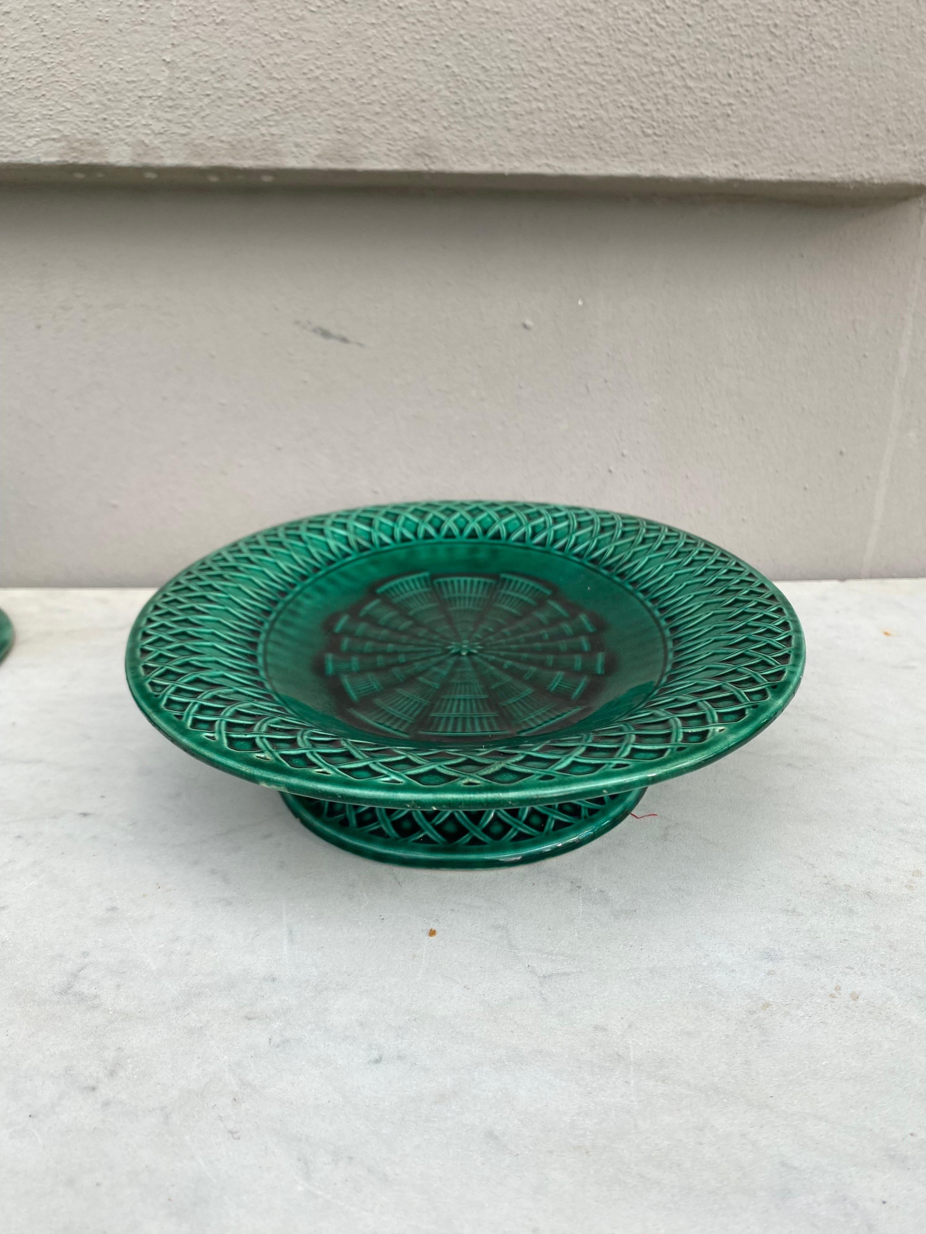 19th Century Green Majolica Cake Stand Minton In Good Condition For Sale In Austin, TX