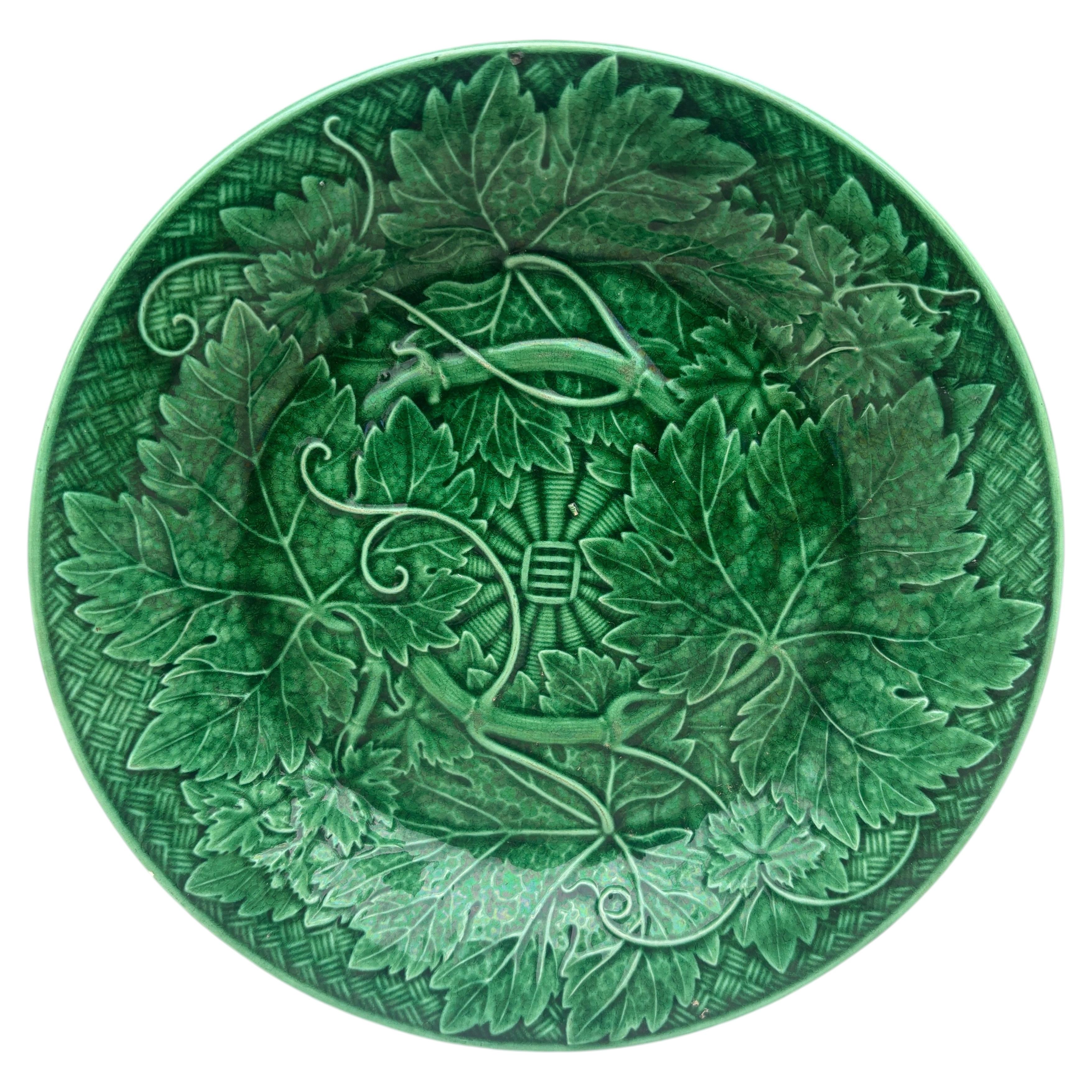 Is majolica a pottery?