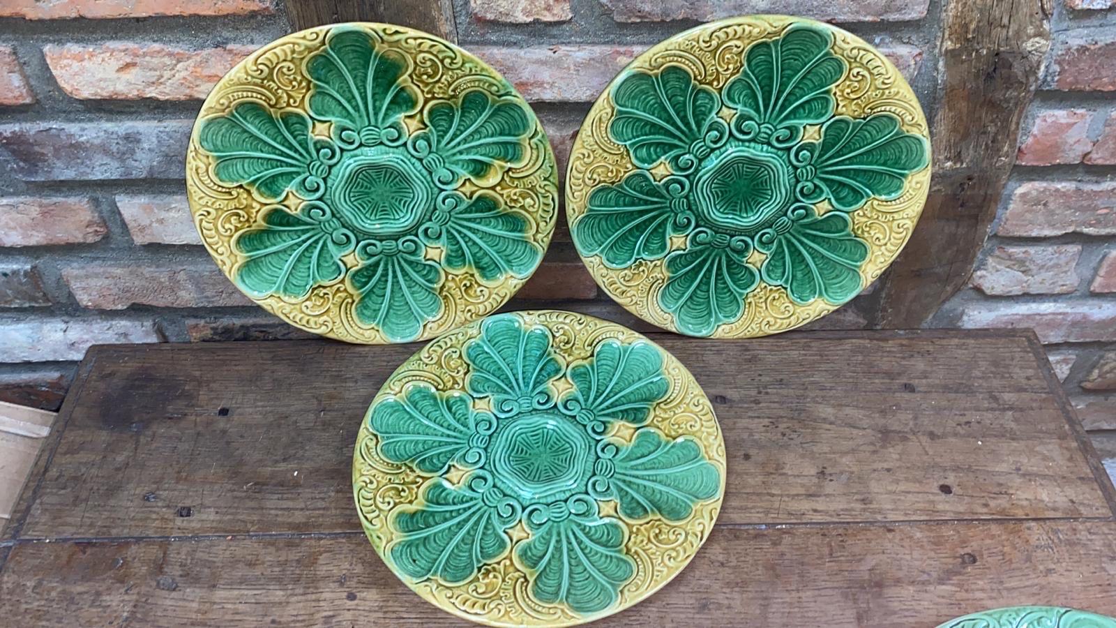 French 19th Century Green Majolica Oyster Plate For Sale