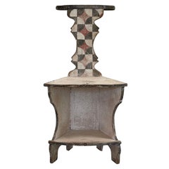 Chaise d'angle en noyer toscan antique italien du 19e siècle, gris-écru Arte Povera