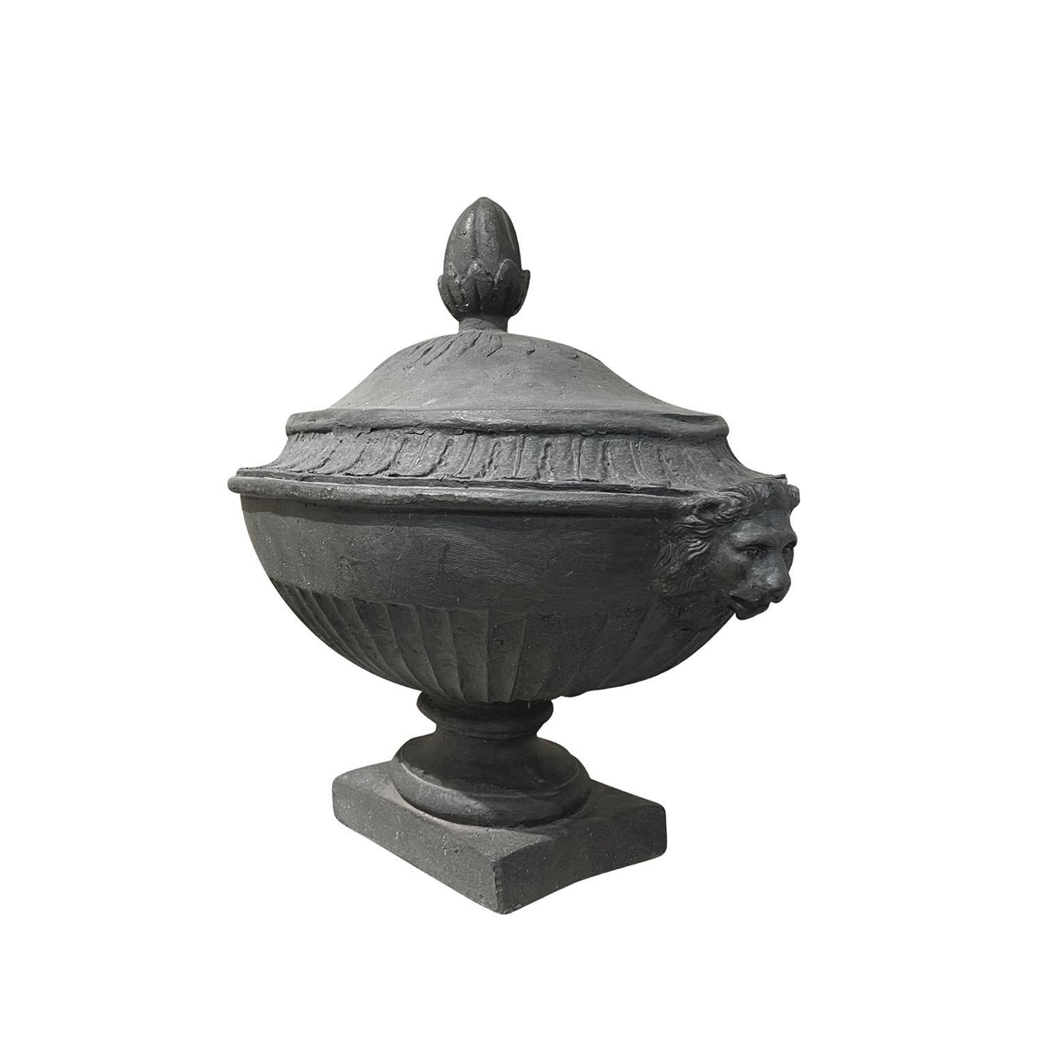 Hand-Crafted 19th Century Grey English Pair of Antique Neoclassical Lead Urns For Sale