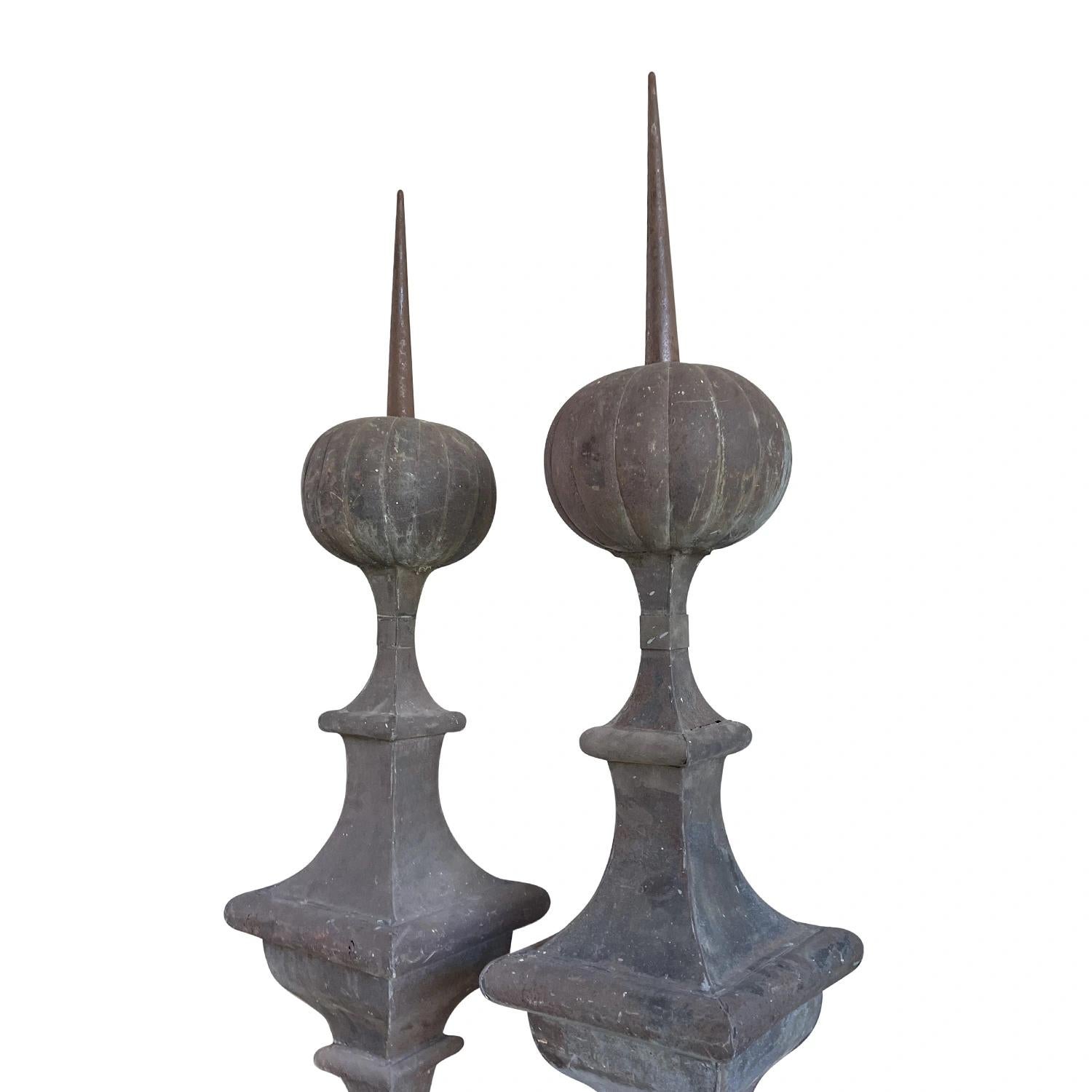 19th Century Grey French Pair of Oversized Zinc Finials, Antique Ornaments In Good Condition For Sale In West Palm Beach, FL