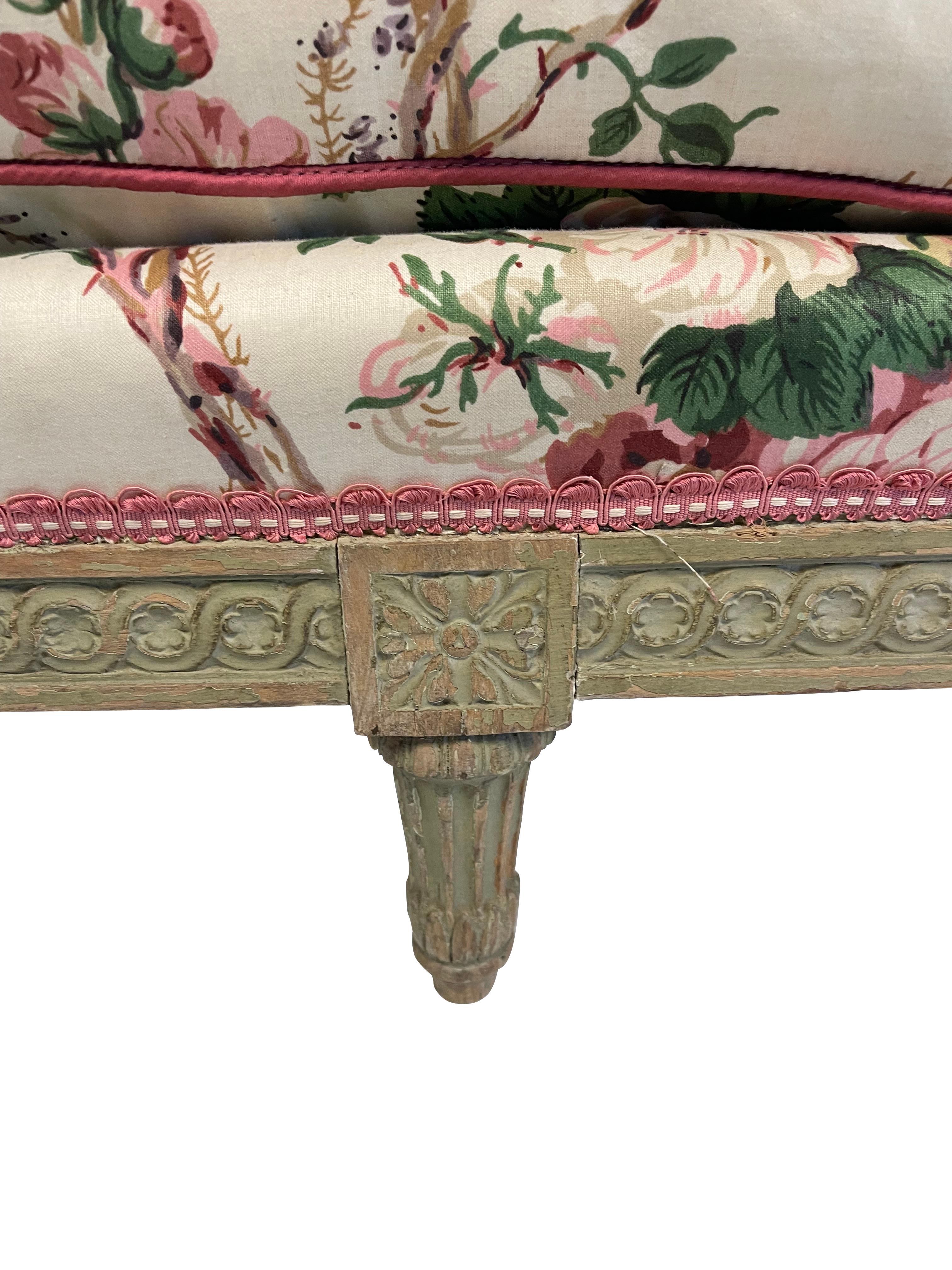 19th Century Grey Painted French Carved End of Bed or Fireside Bench  For Sale 6