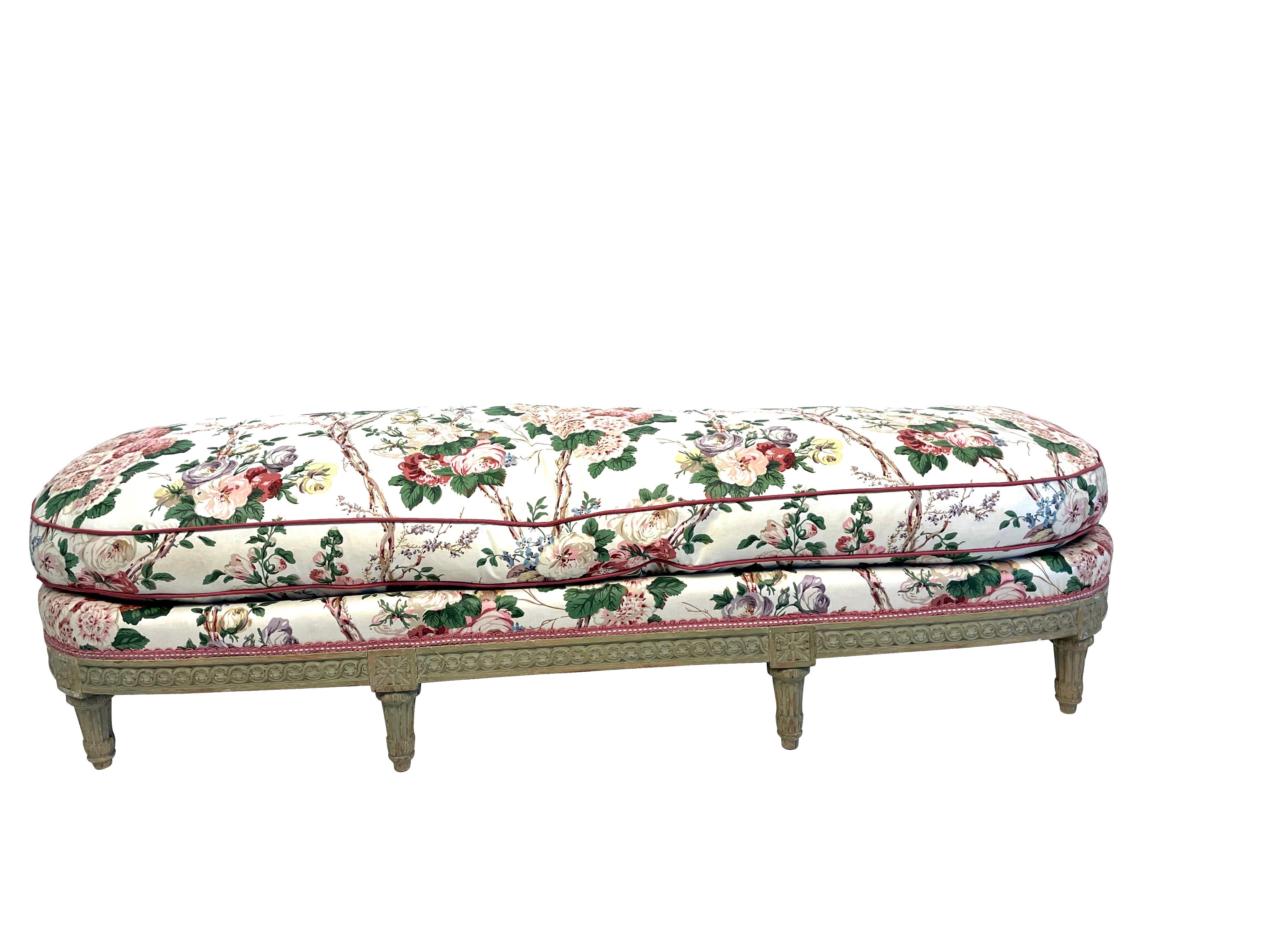 Hand-Carved 19th Century Grey Painted French Carved End of Bed or Fireside Bench  For Sale