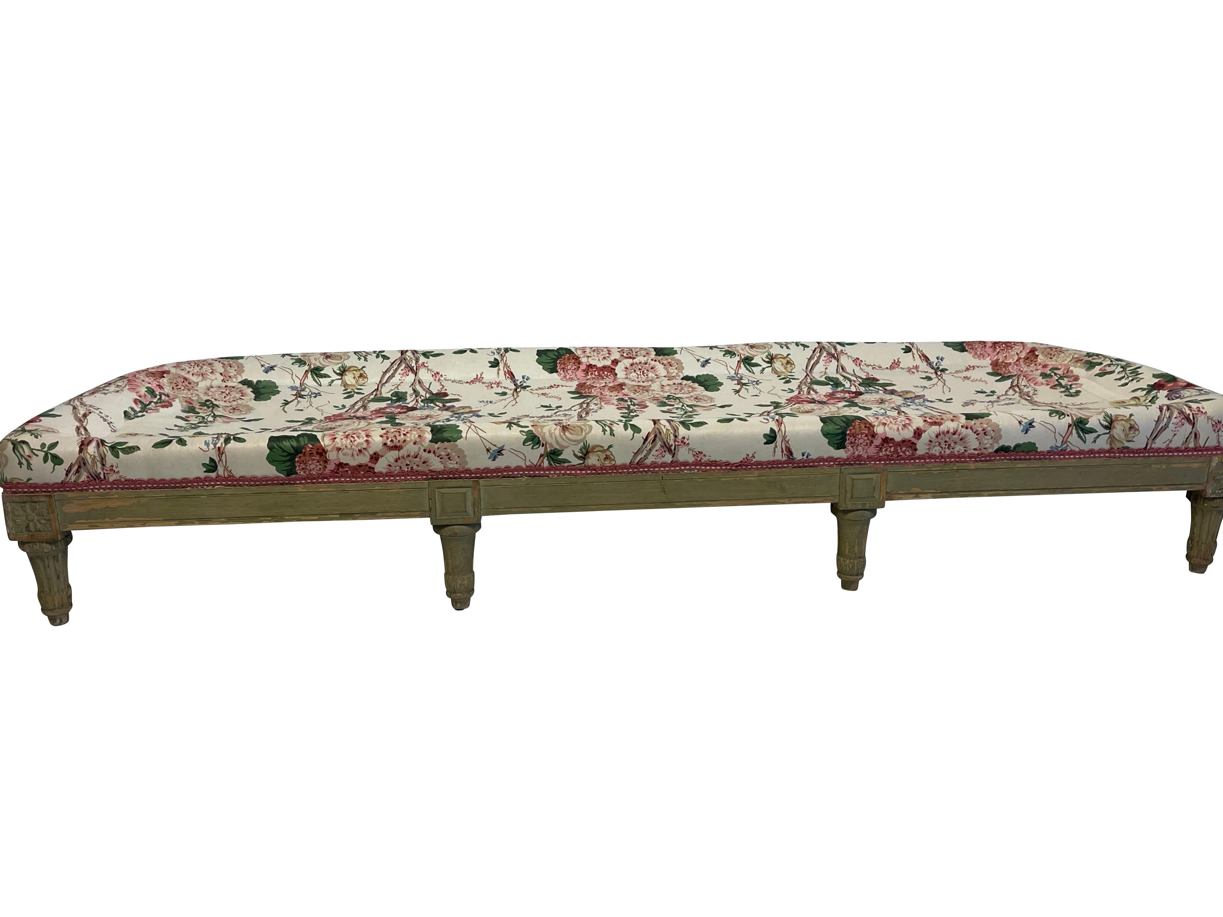 Wood 19th Century Grey Painted French Carved End of Bed or Fireside Bench  For Sale