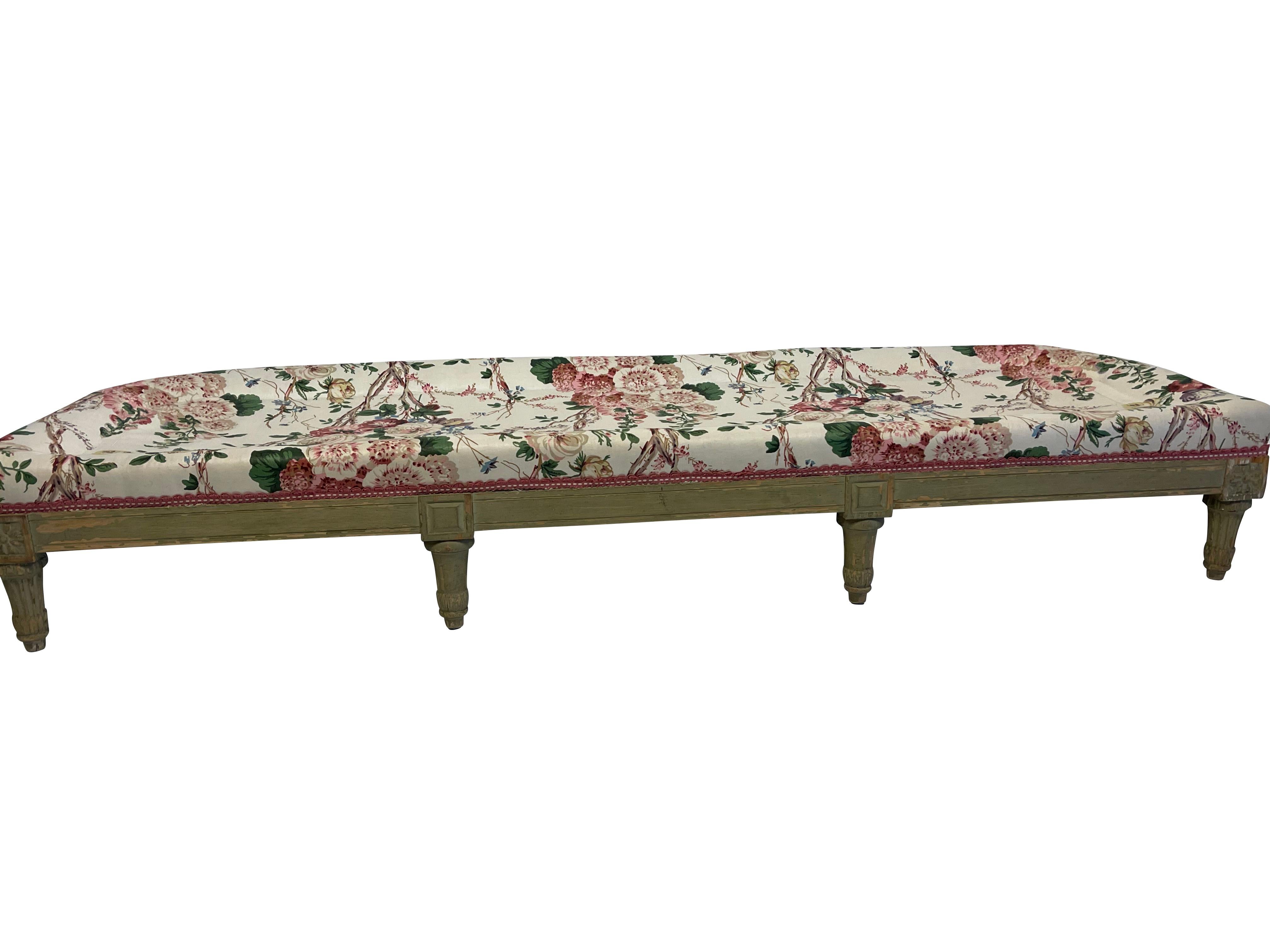 19th Century Grey Painted French Carved End of Bed or Fireside Bench  For Sale 2