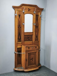 Appendiabiti in rovere intarsiato del XIX secolo in stile Gründerzeit con specchio, 1890 circa