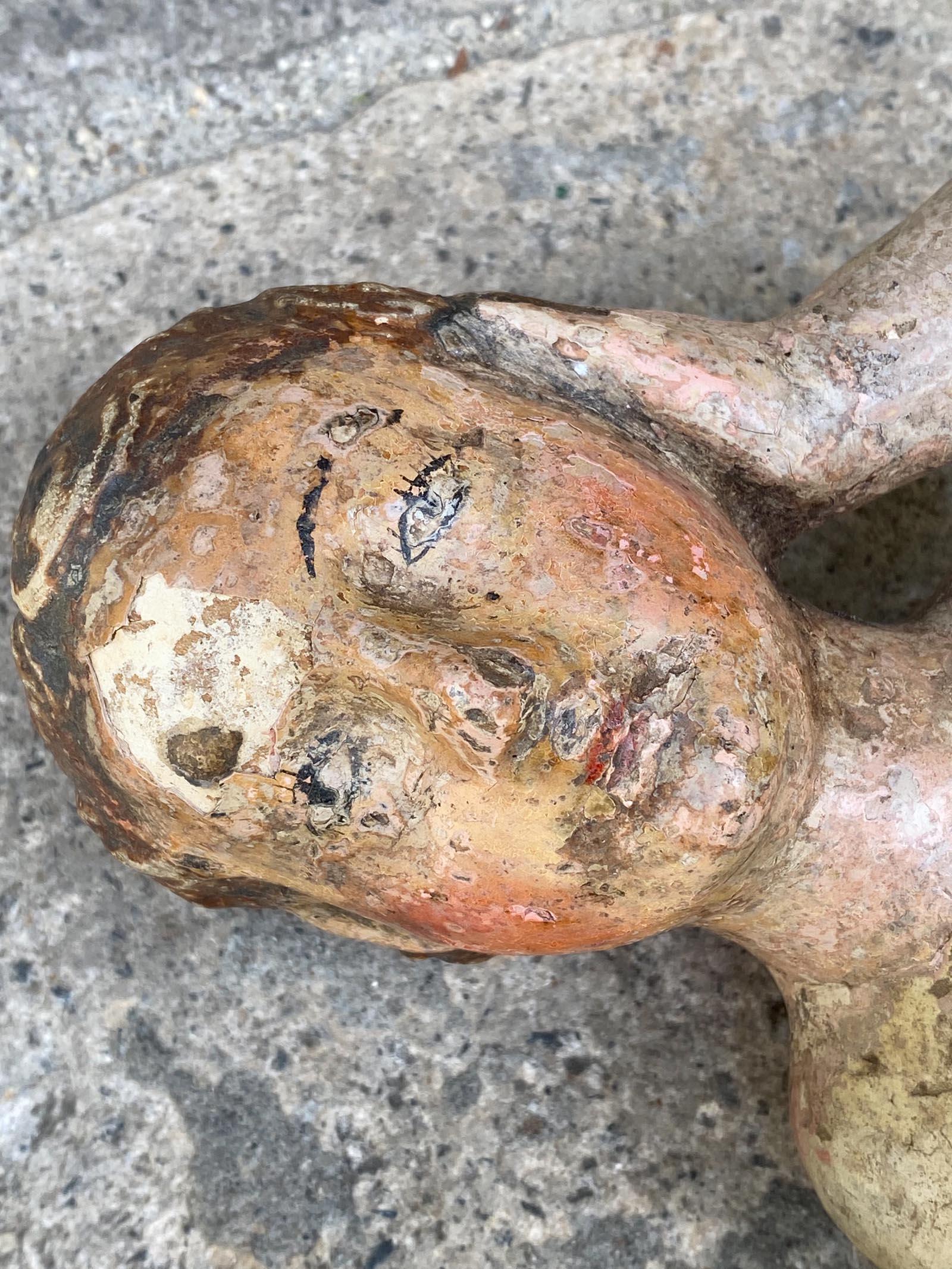 Ruhender Nino aus Guatemala, 19. Jahrhundert (Holz) im Angebot