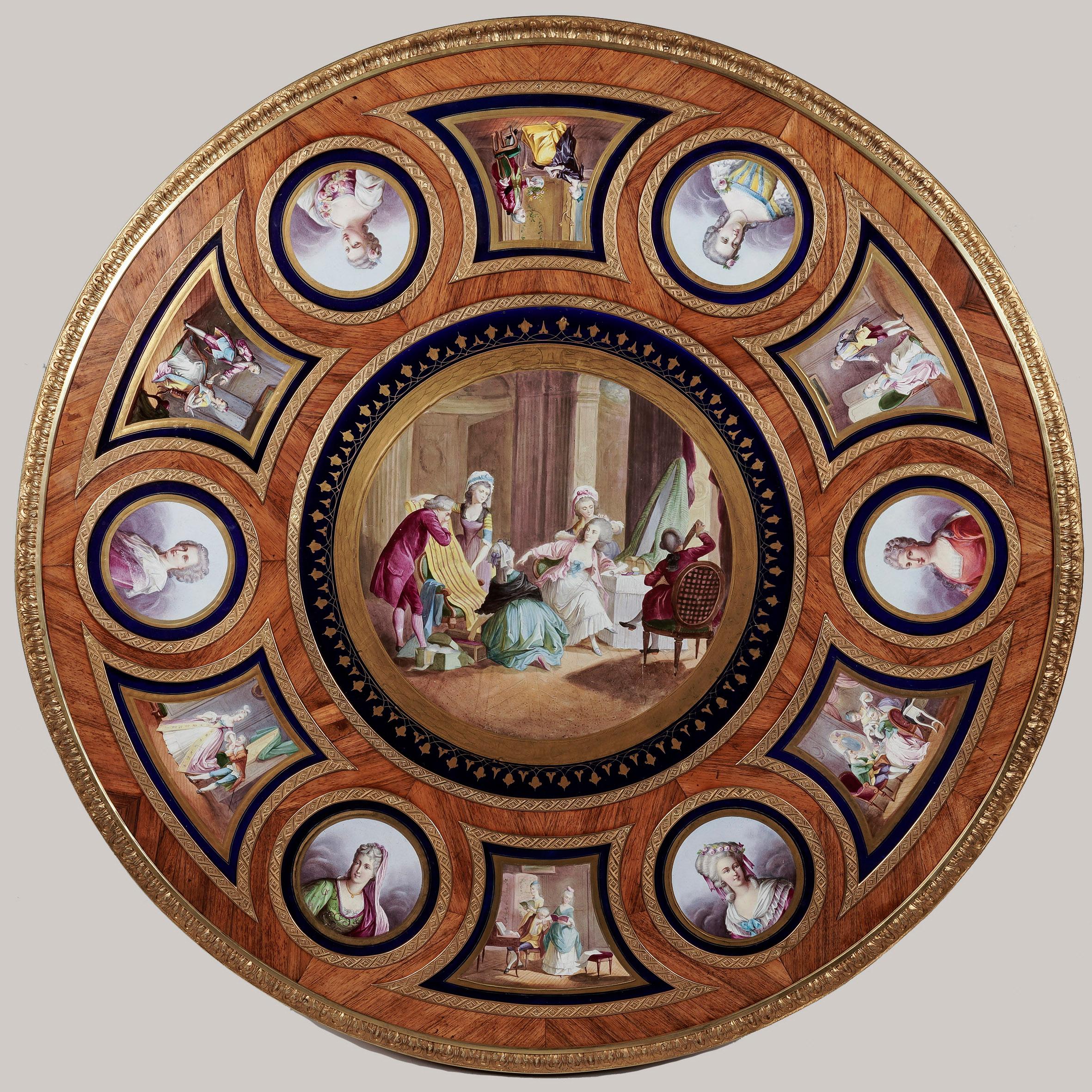 Gueridon-Mitteltisch des 19. Jahrhunderts mit Porzellanplatten im Sèvres-Stil (Französisch) im Angebot