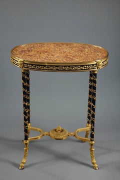 Gueridon mit Satyrköpfen aus dem 19. Jahrhundert