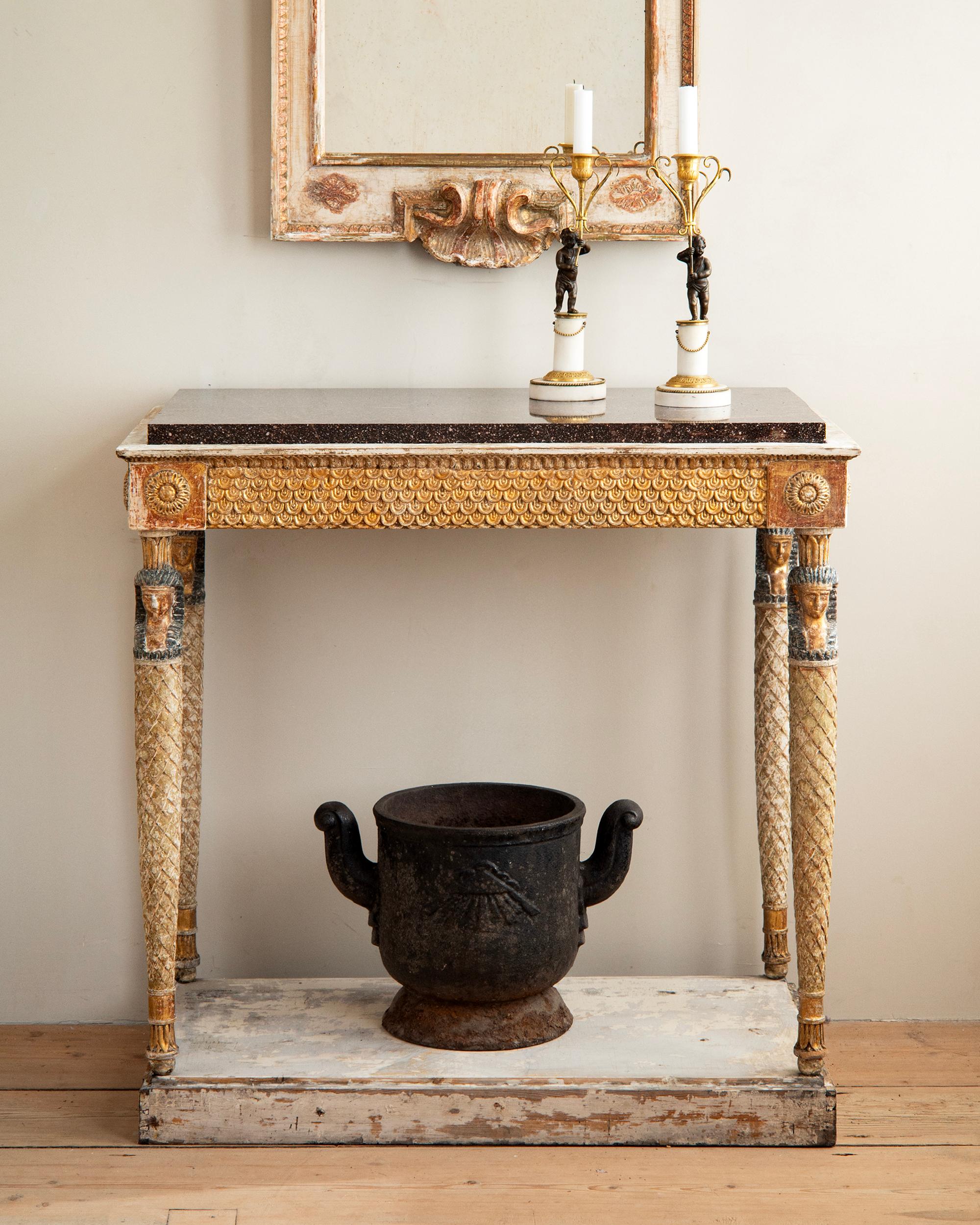 XIXe siècle Table console gustavienne du 19e siècle en vente