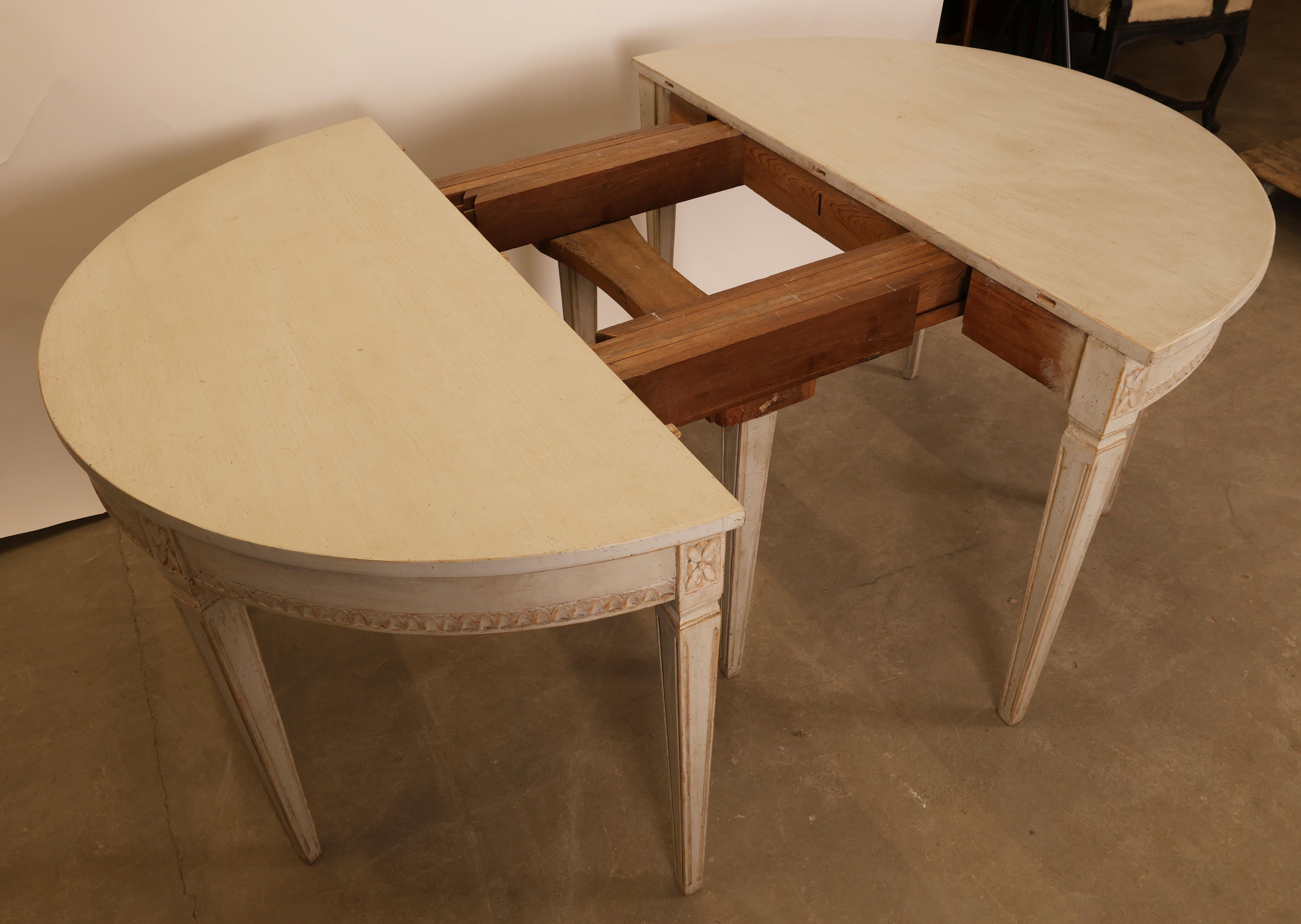 Table de salle à manger gustavienne du 19e siècle Bon état - En vente à Ljungby, SE