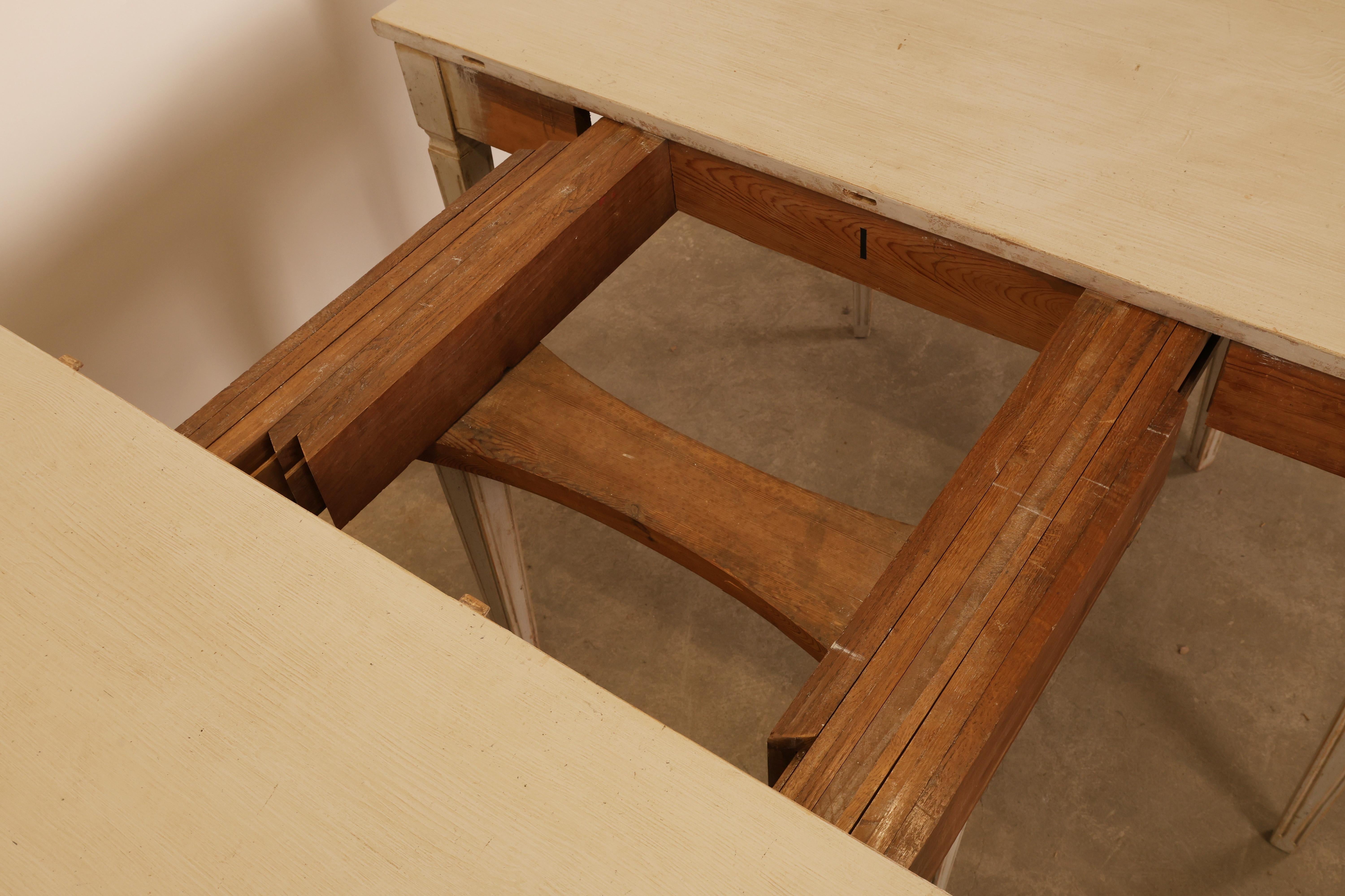 XIXe siècle Table de salle à manger gustavienne du 19e siècle en vente