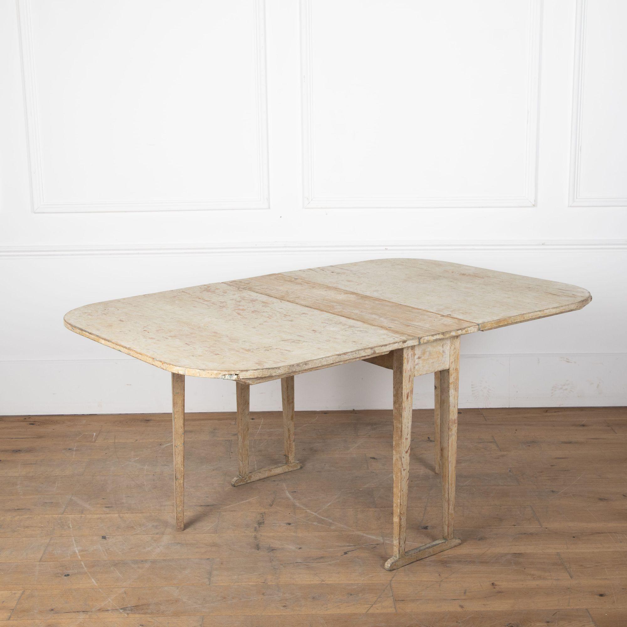 Swedish 19th Century Gustavian Drop Leaf Dining Table For Sale