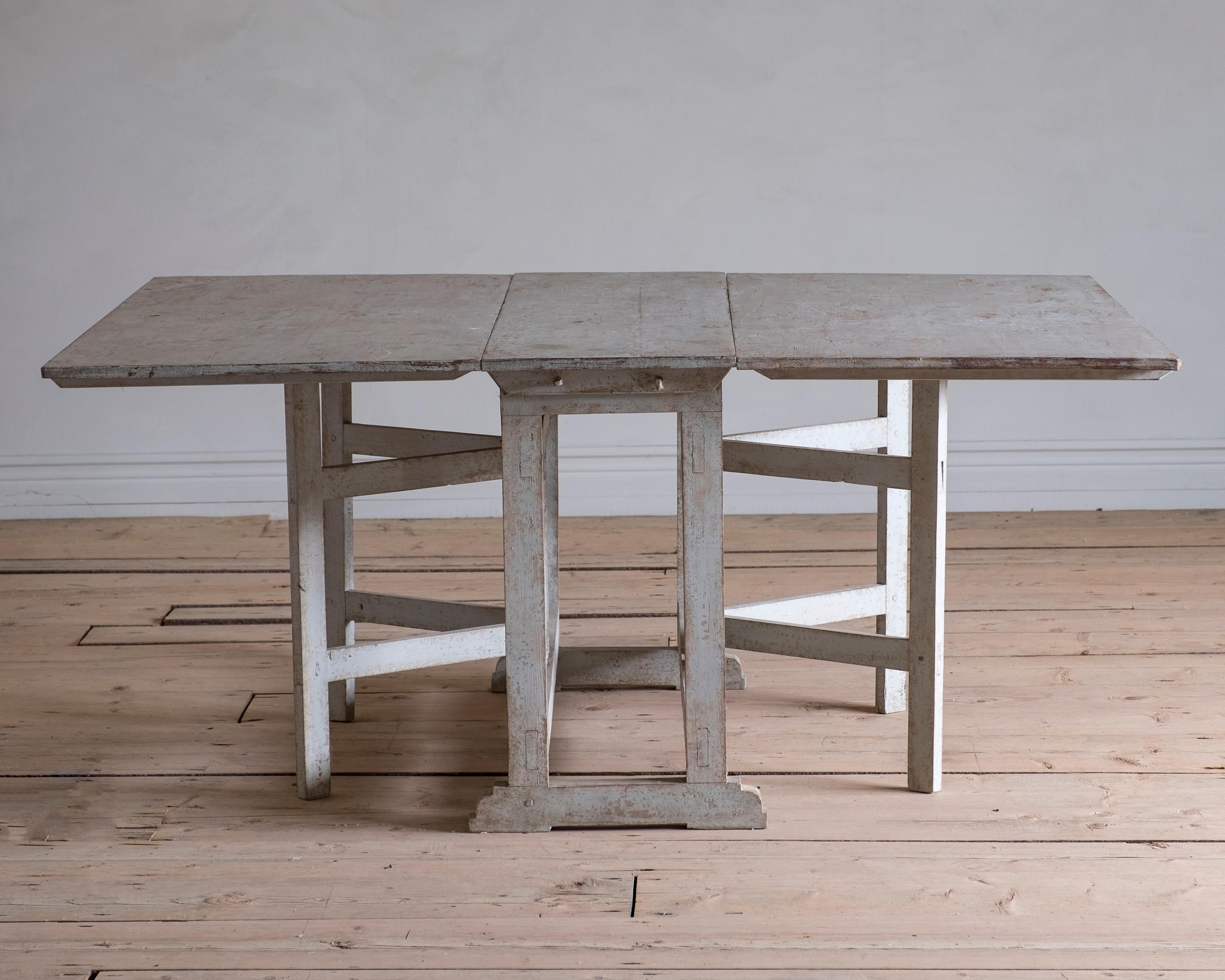 Hand-Painted 19th Century Gustavian Drop-Leaf Table