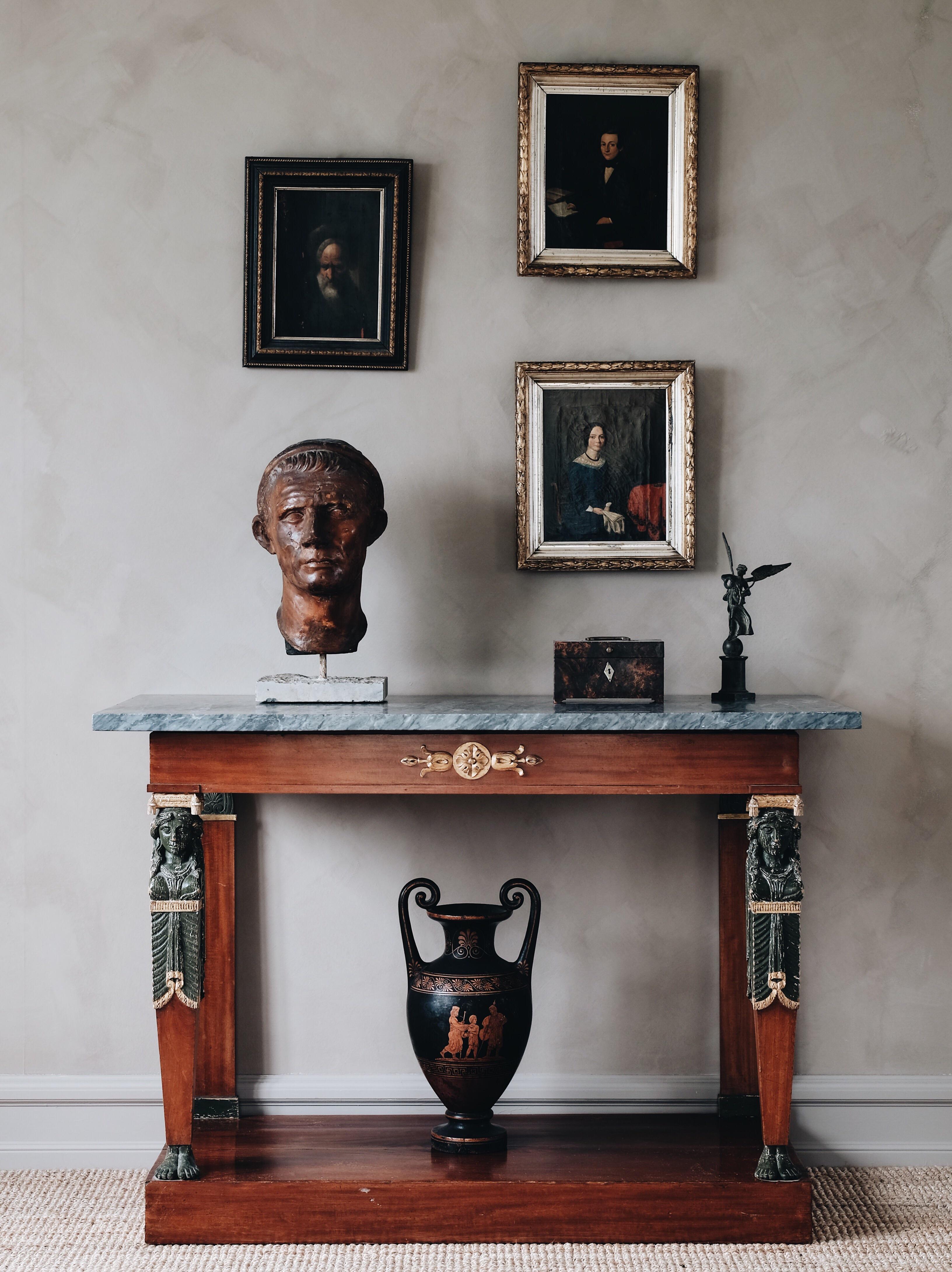 Fine early 19th century Gustavian mahogany console table in the Egyptian taste with a blue turquin marble top, circa 1800, Stockholm, Sweden.