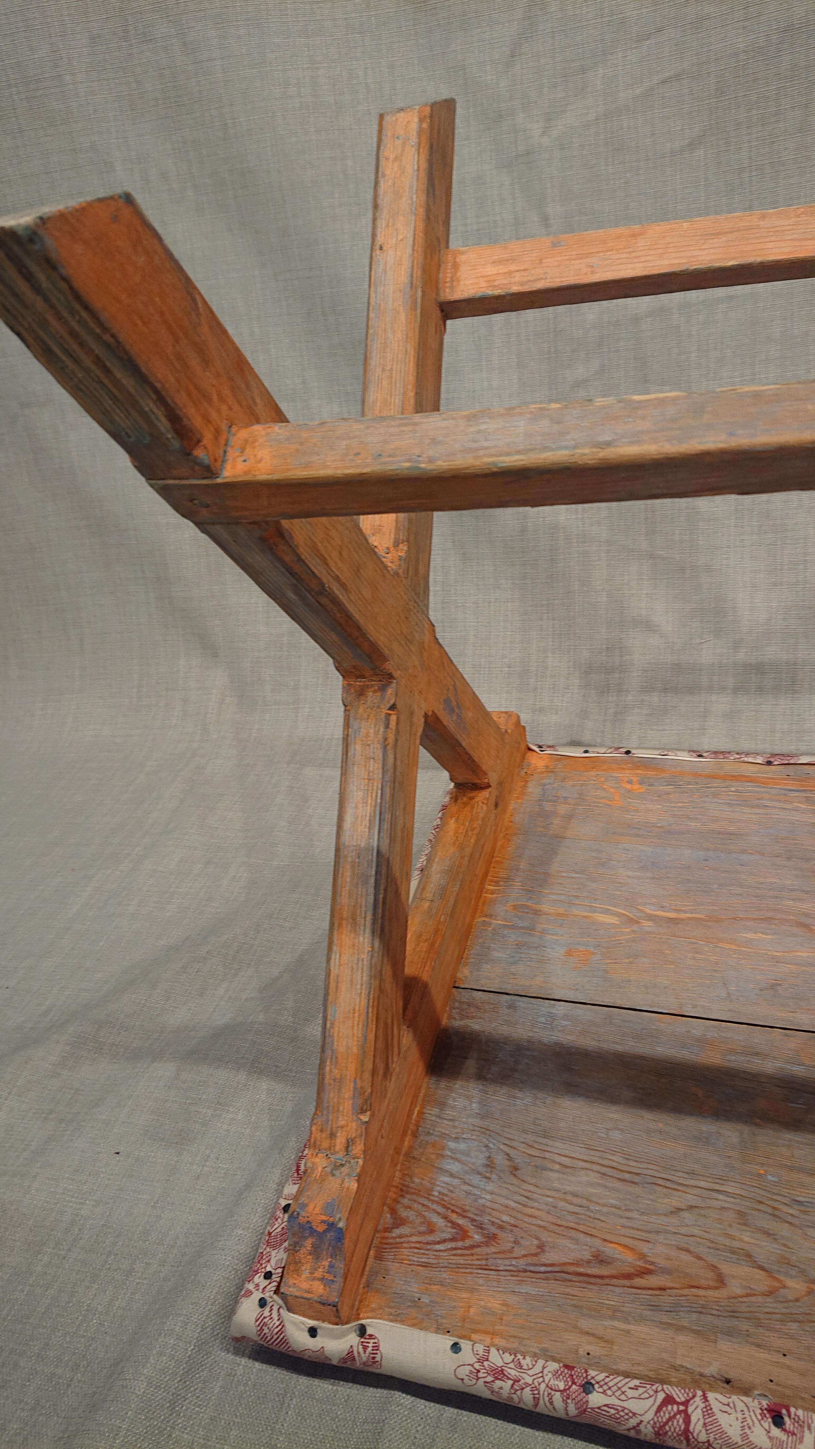 19th Century Gustavian Stool with Original Paint For Sale 2