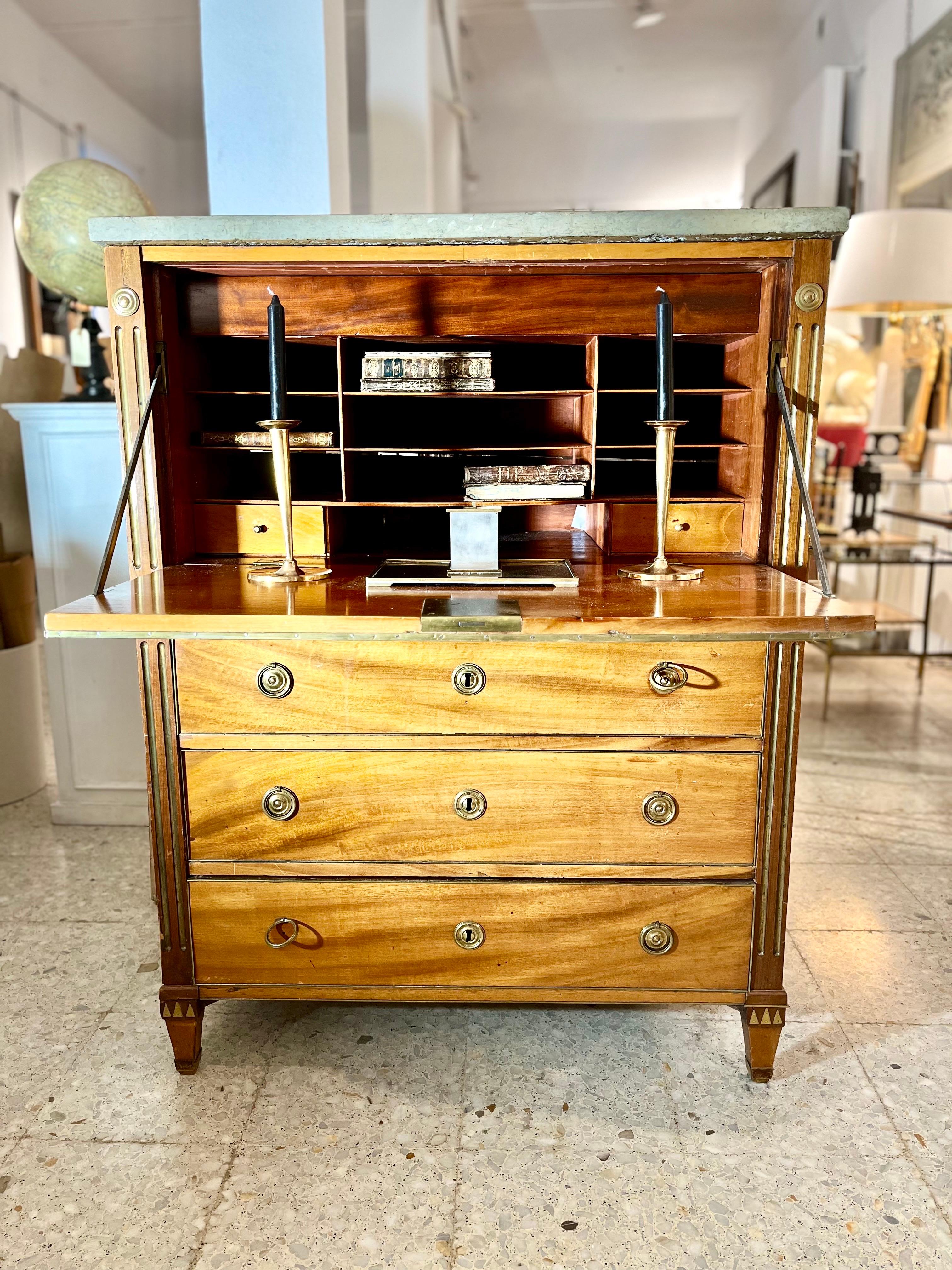 19th Century Gustavian Style  Walnut Secretaire Avatant For Sale 8
