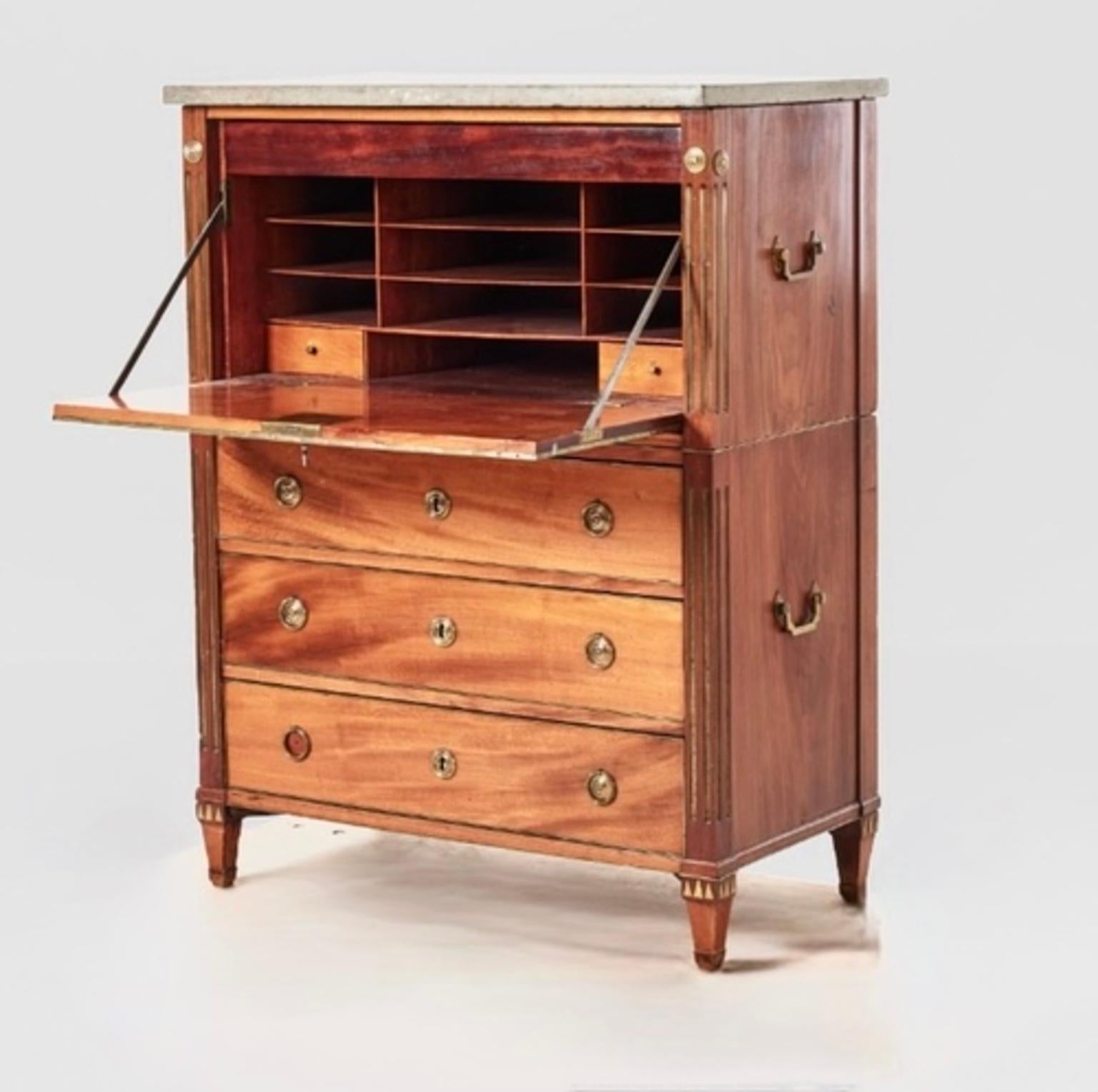 19th Century Gustavian Style  Walnut Secretaire Avatant For Sale 14